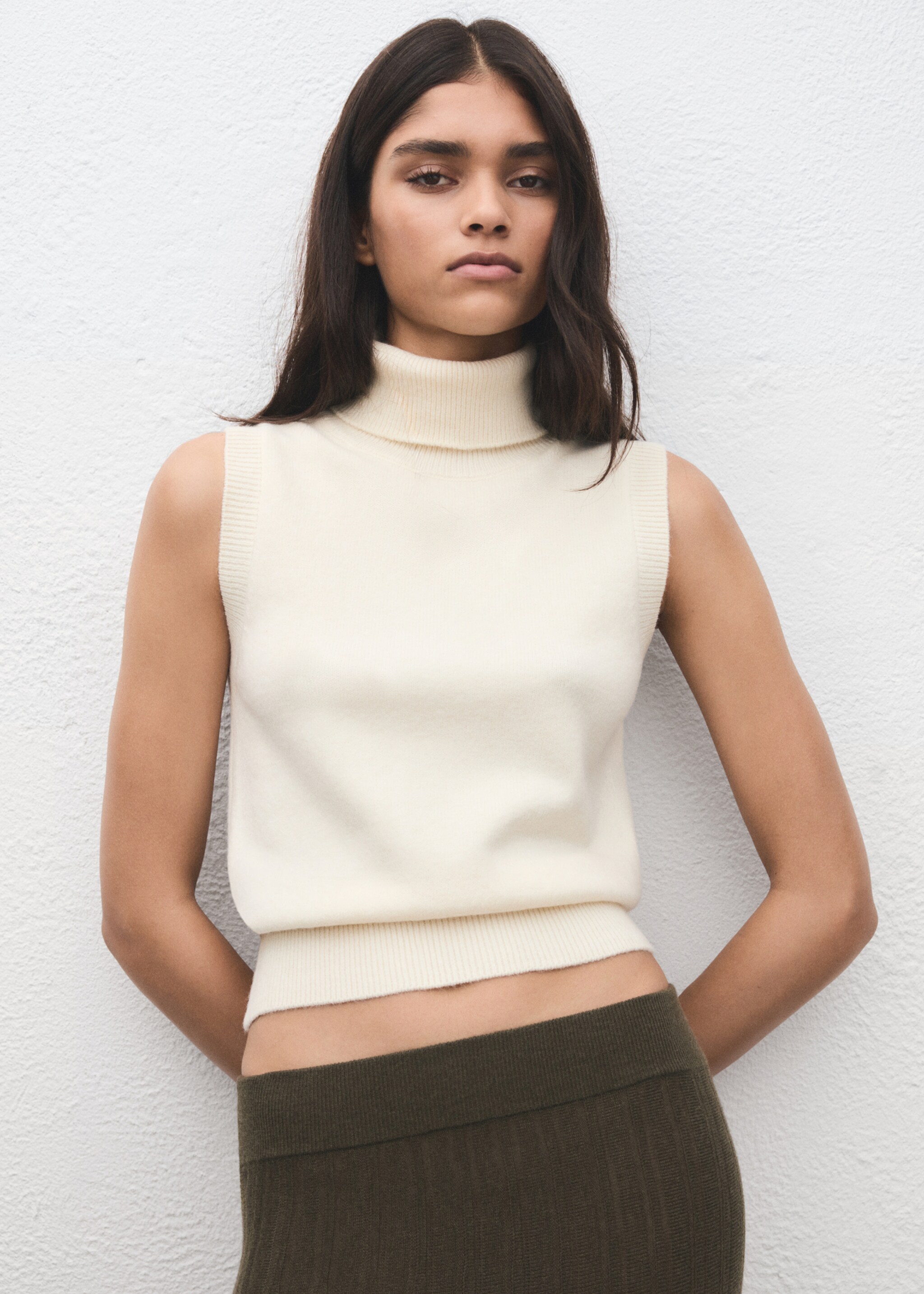 Turtleneck knit top - Medium plane, Ecru. Ref: 27061263-00.