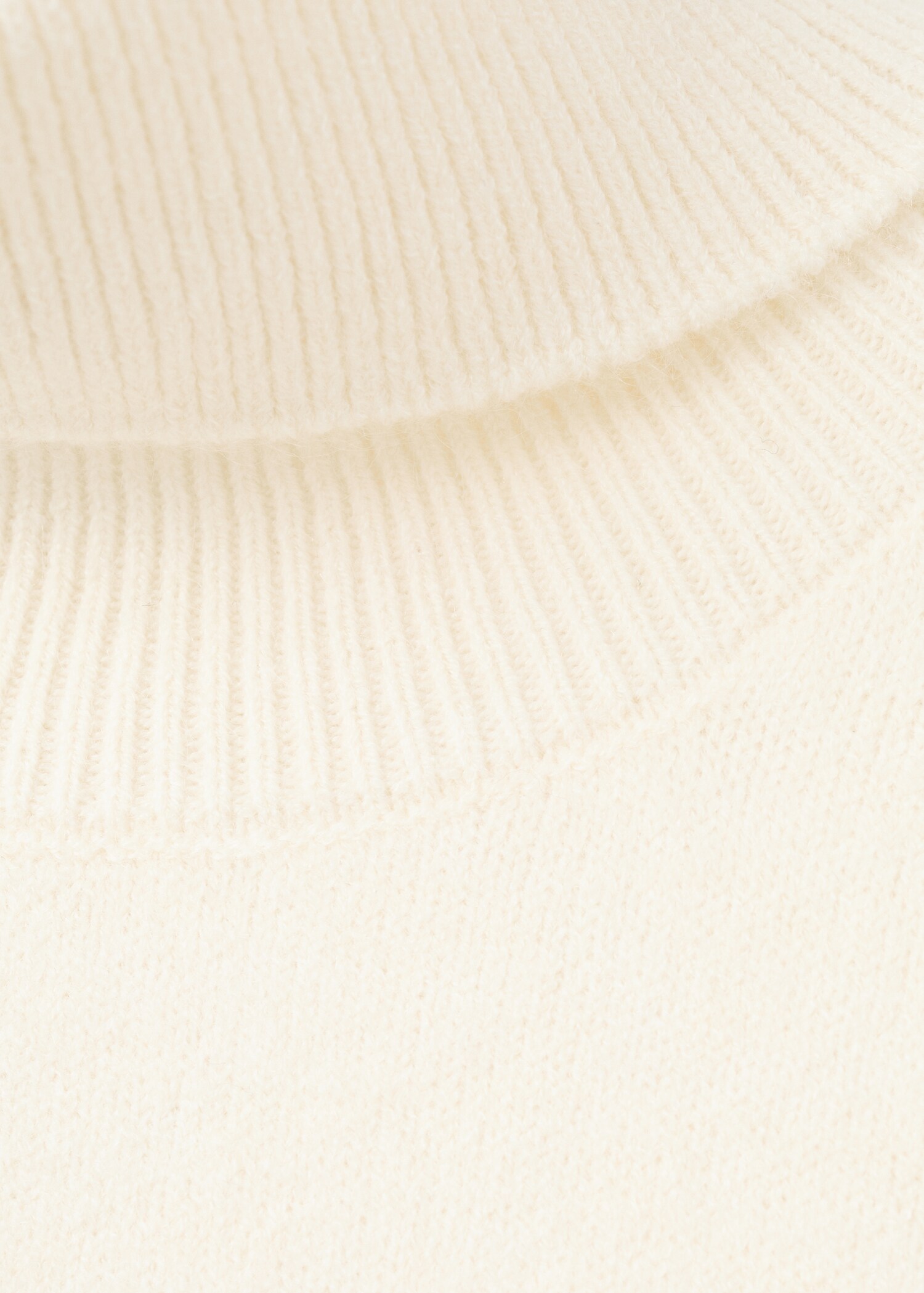 Turtleneck knit top - Details of the article 0