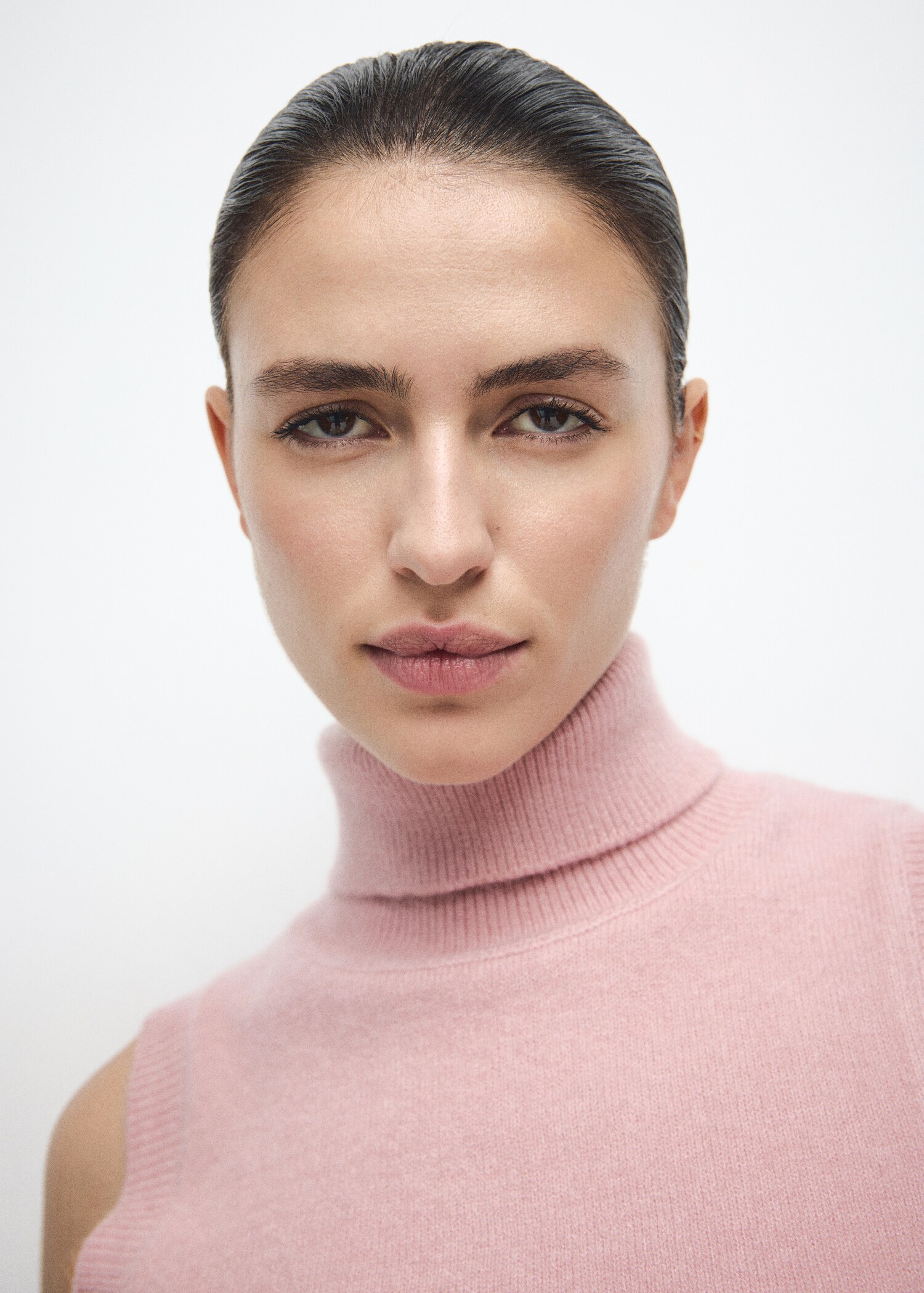 Turtleneck knit top - Details of the article 1