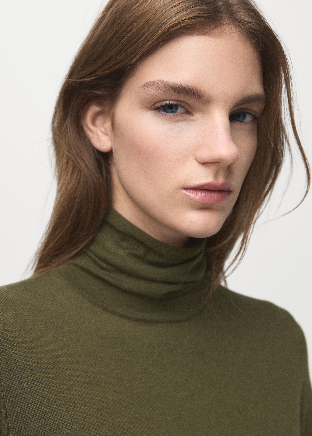 Mango Turtleneck knitted dress with brooch