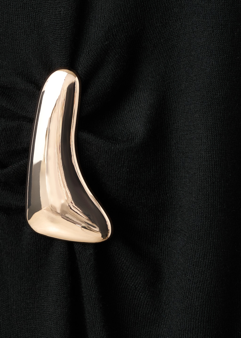 Turtleneck dress with brooch