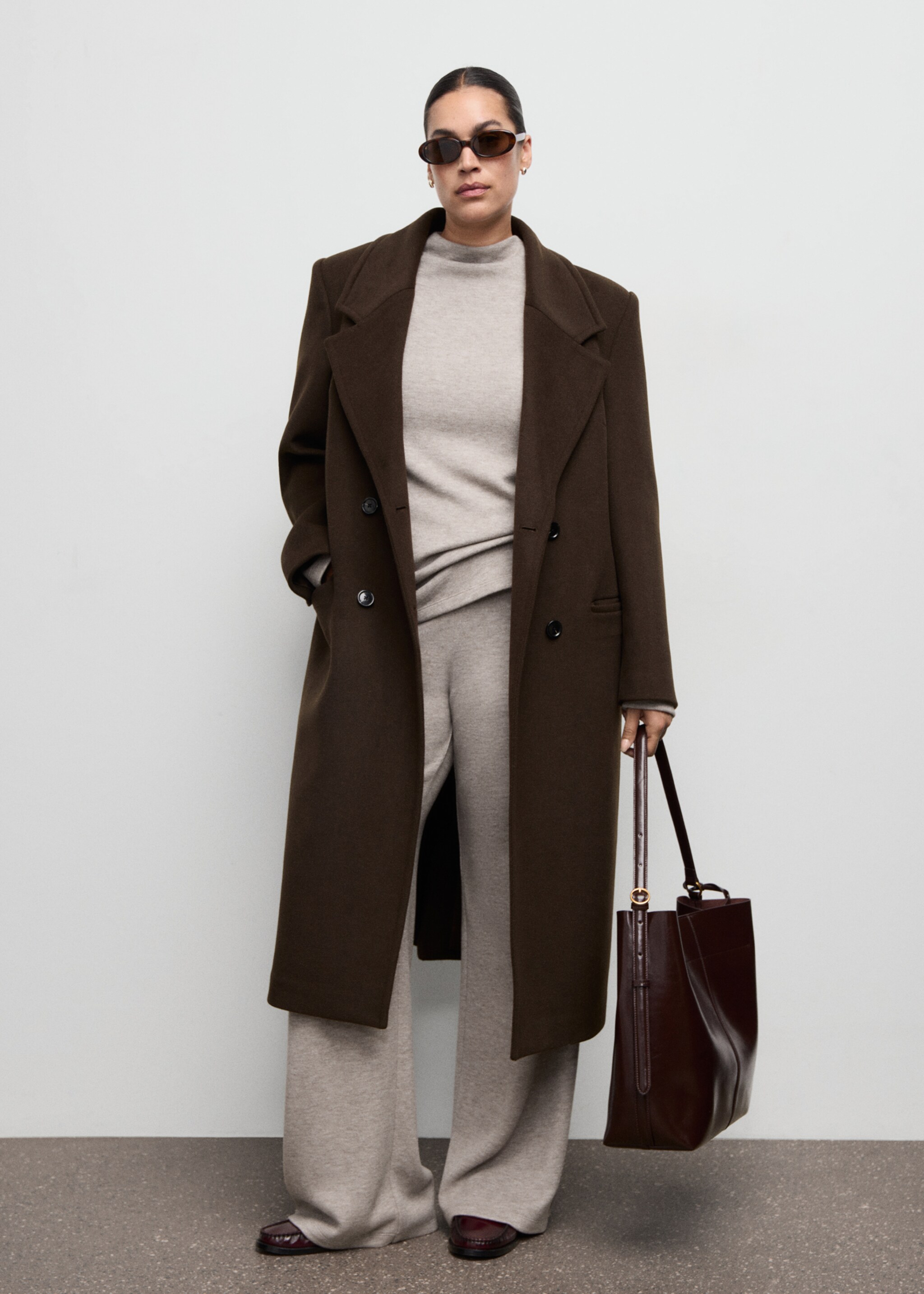 Straight-fit trousers with elastic waist - Details of the article 3, Medium Brown. Ref: 27061274-00.
