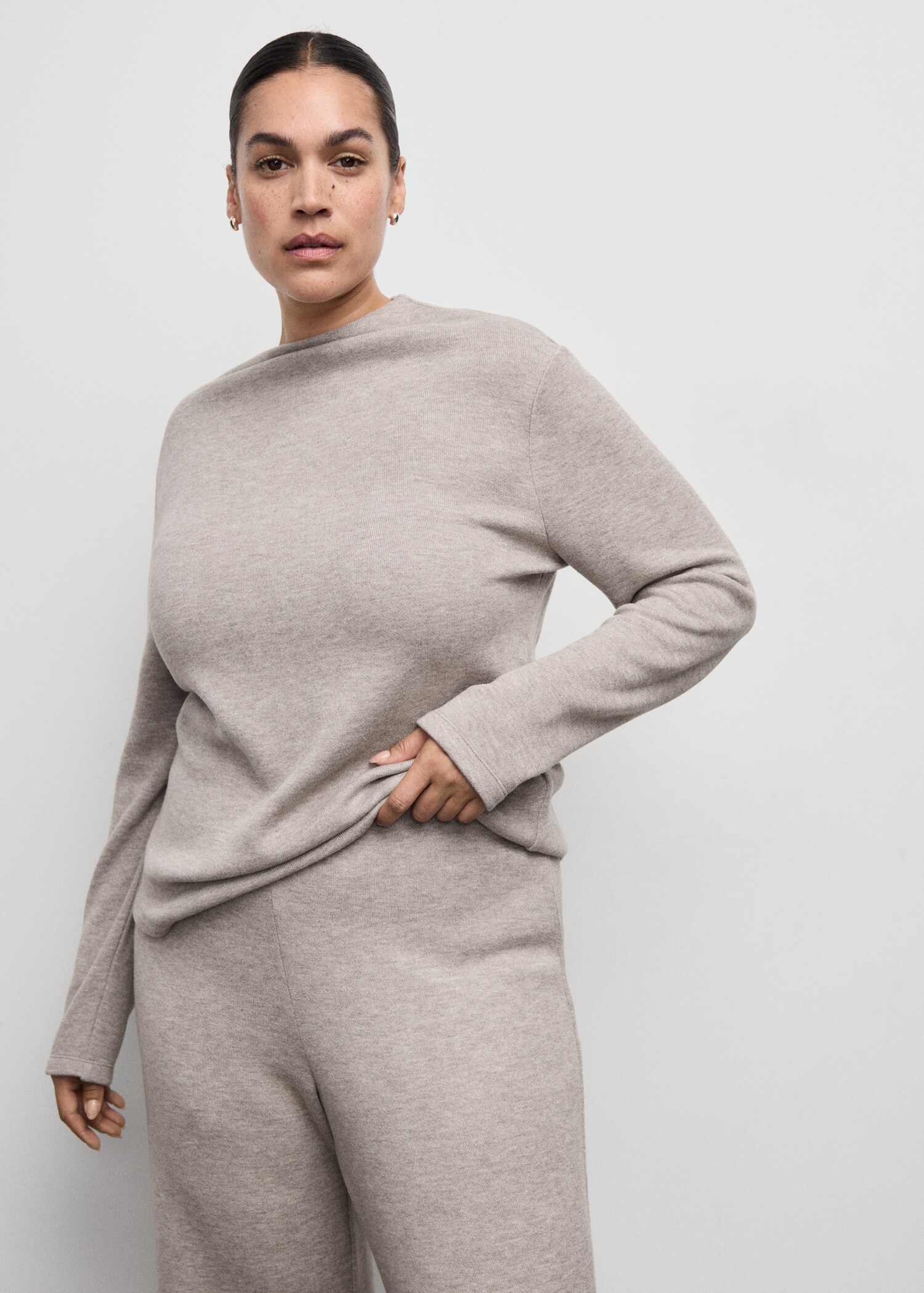 Straight-fit trousers with elastic waist - Details of the article 5