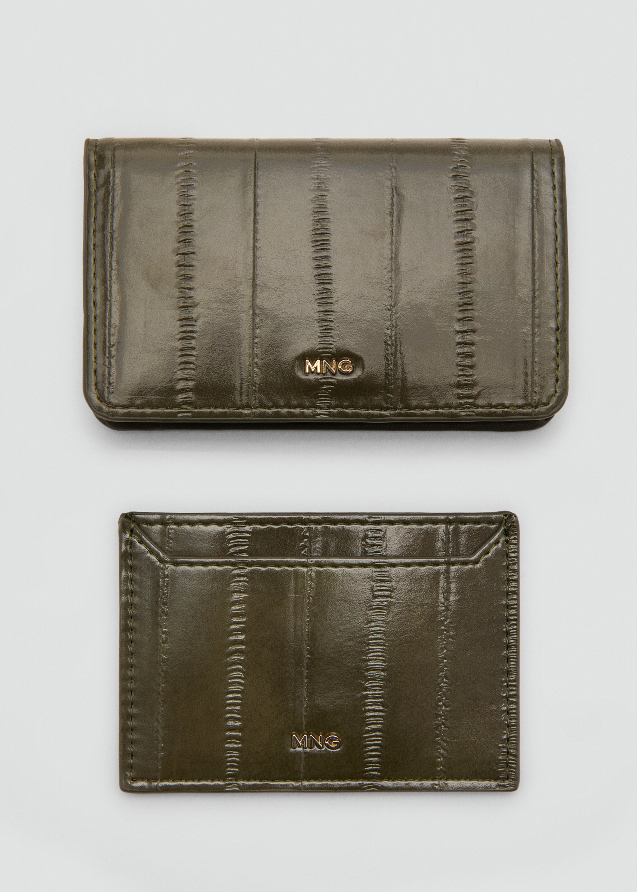 Porte-cartes texturé - Détail de l'article 2, Kaki. Ref: 27061275-00.