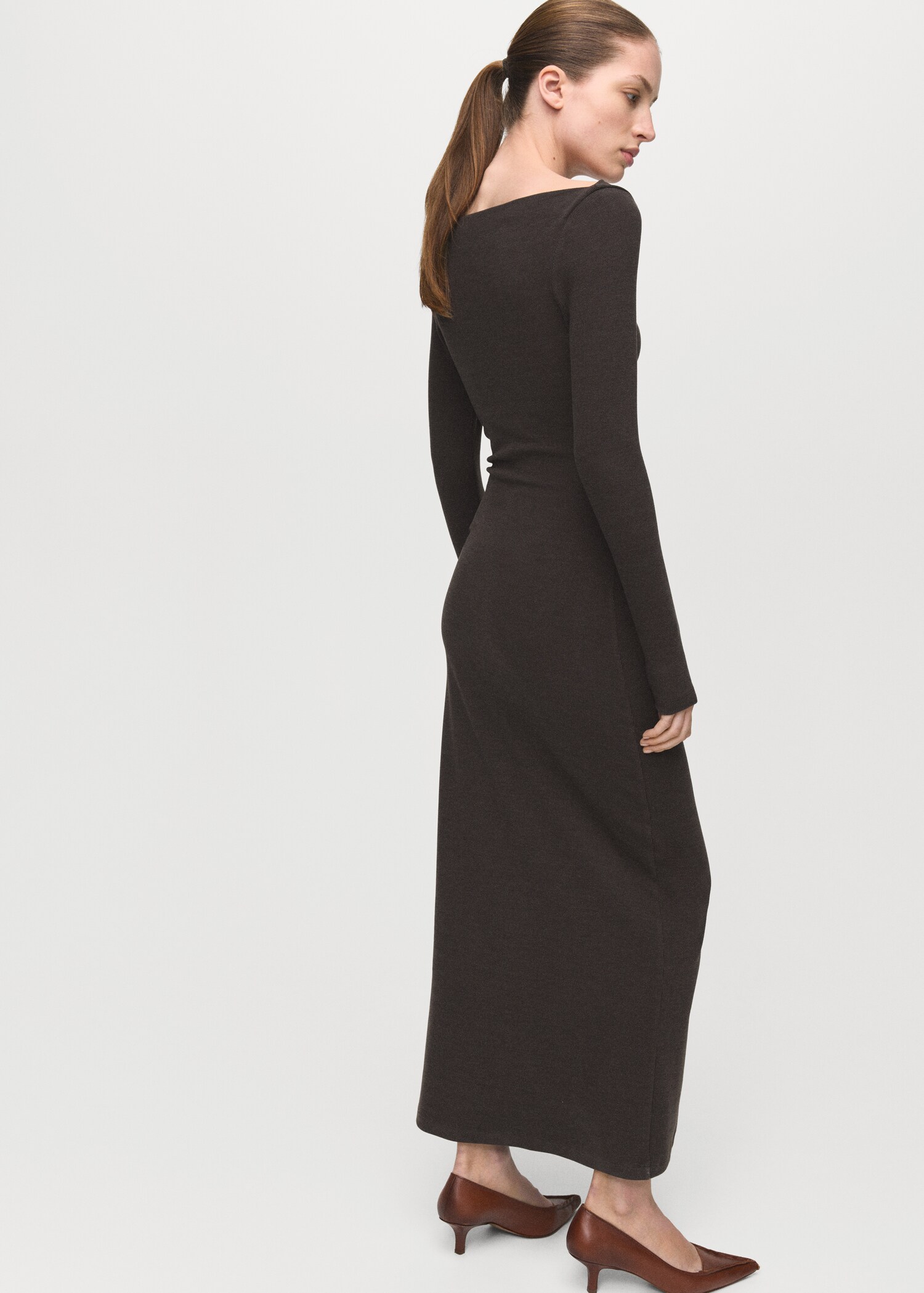 Ruched fitted dress - Reverse of the article