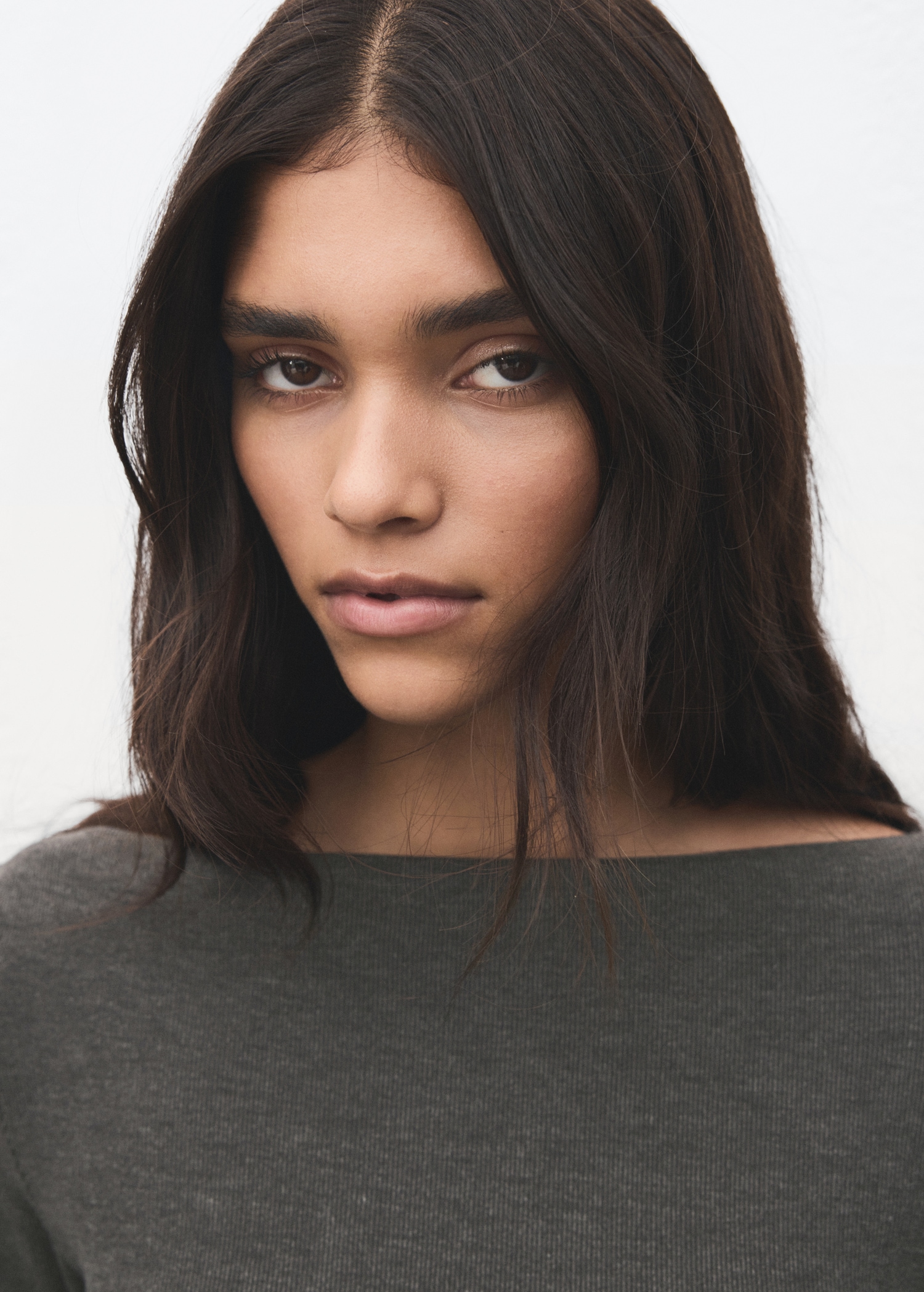 Ruched fitted dress - Details of the article 1