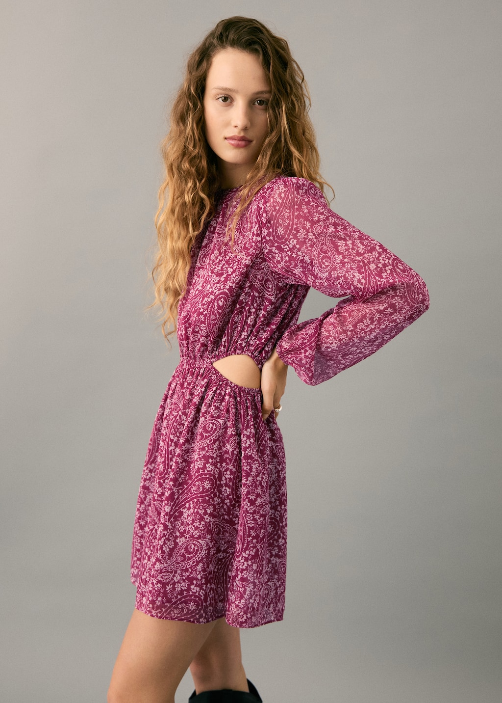 Paisley dress with cut-out