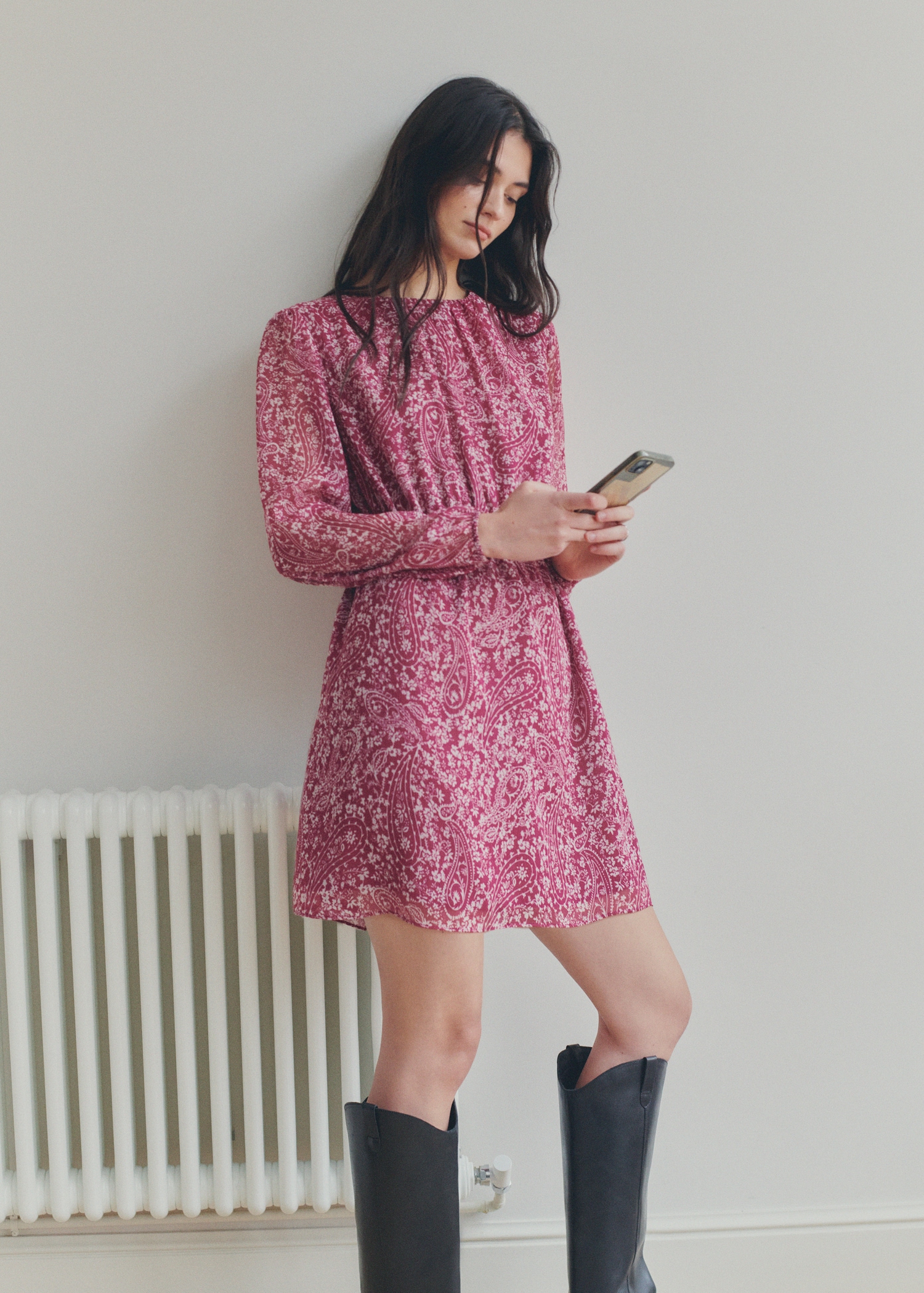 Paisley dress with cut-out - Details of the article 5