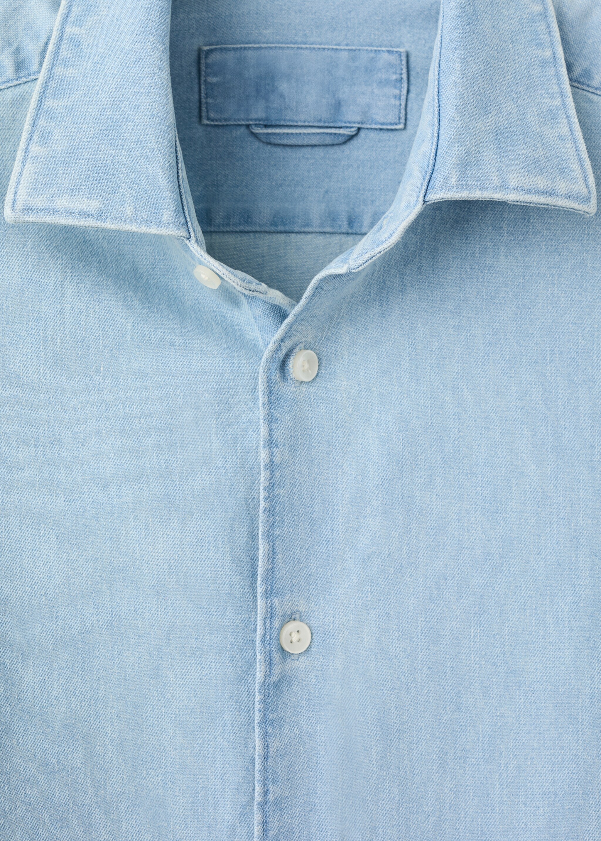 Chemise en jean 100 % coton - Détail de l'article 8, Bleu clair. Ref: 27061294-00.