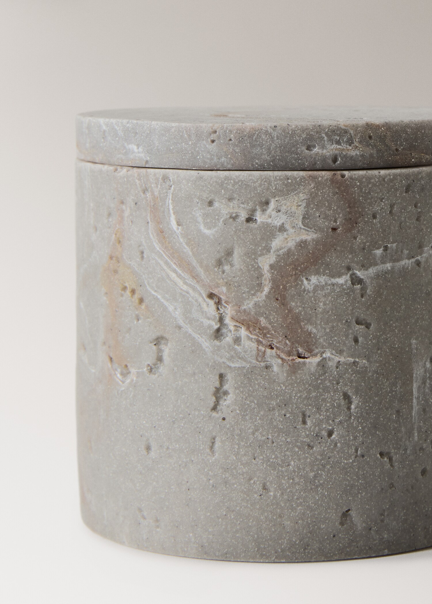 Small travertine-effect resin bathroom jar - Details of the article 1