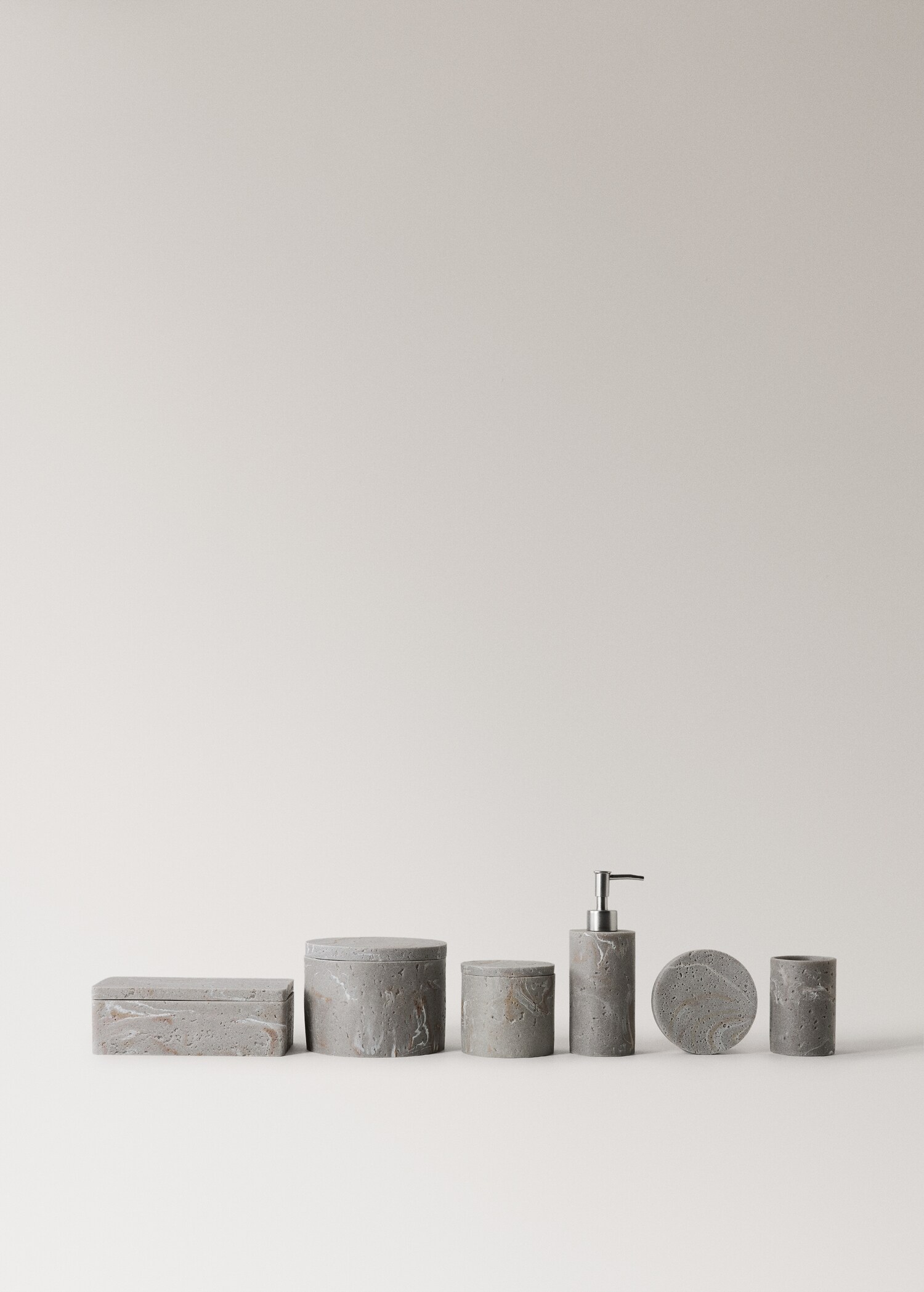 Small travertine-effect resin bathroom jar - Details of the article 3