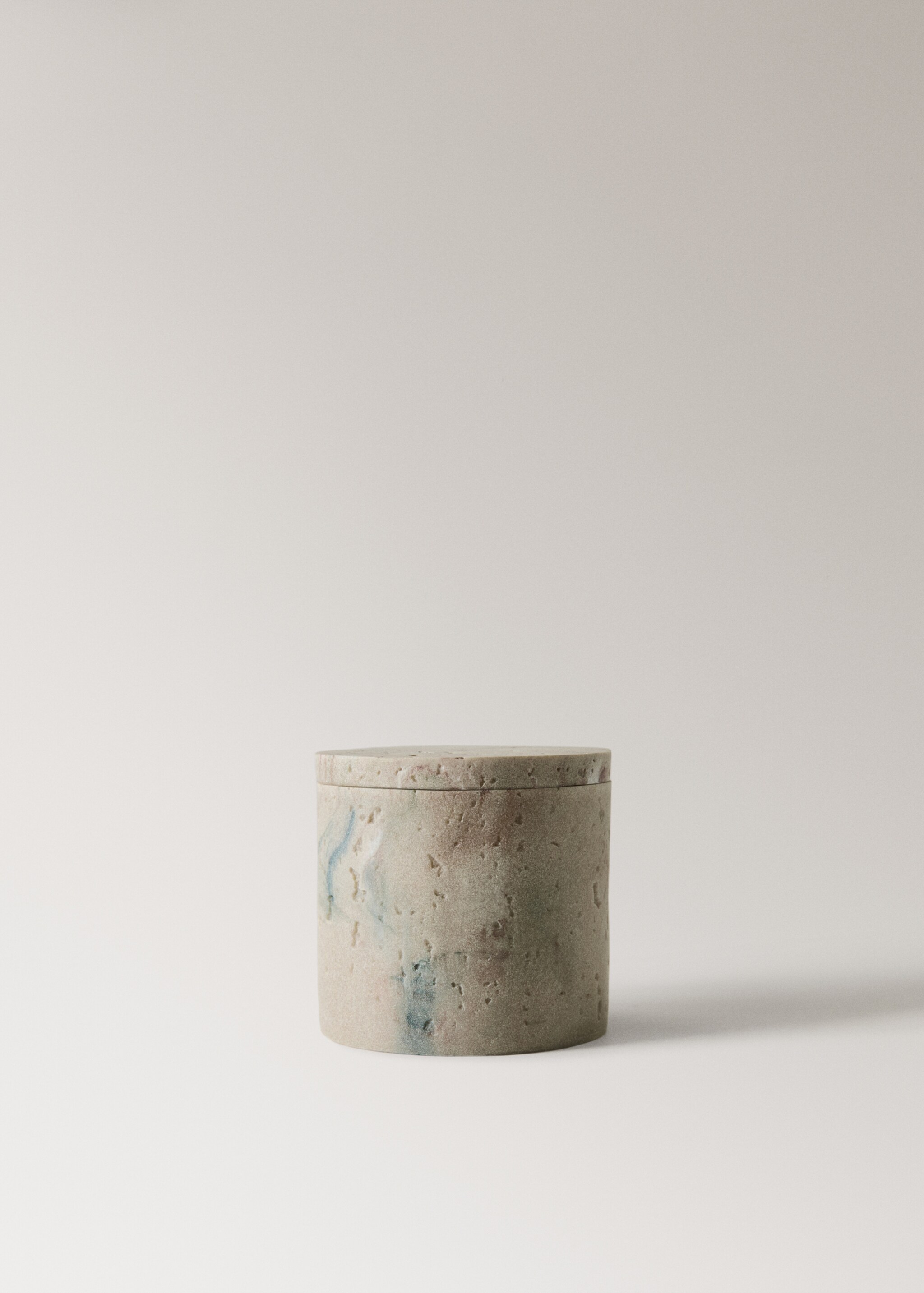 Kleiner Badezimmerbehälter aus Harz mit Travertin-Effekt - Artikel ohne Model, Sandfarben. Ref: 27061296-00.