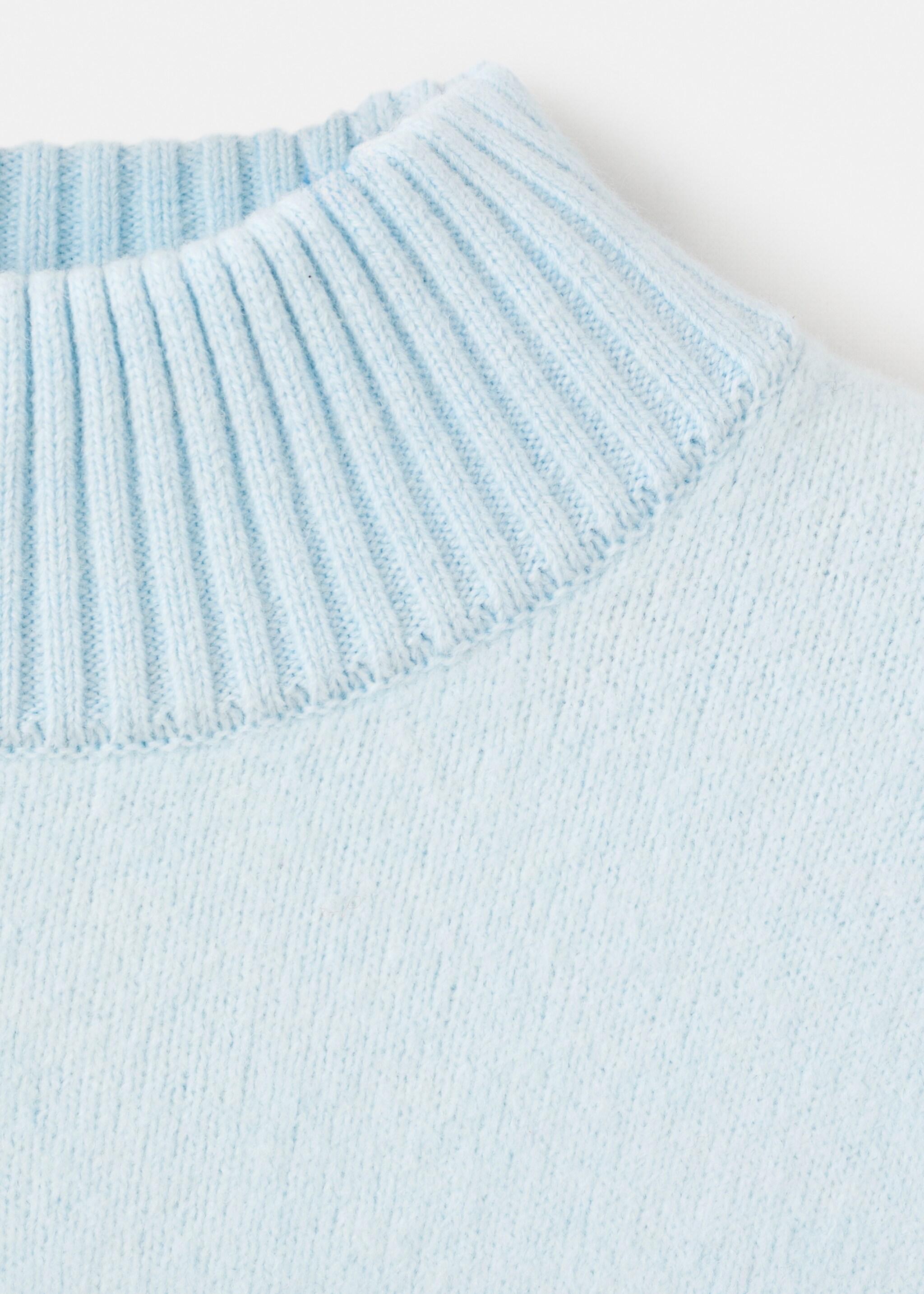 Jersey punto aberturas - Detalle del artículo 8, Azul celeste. Ref: 27061303-00.