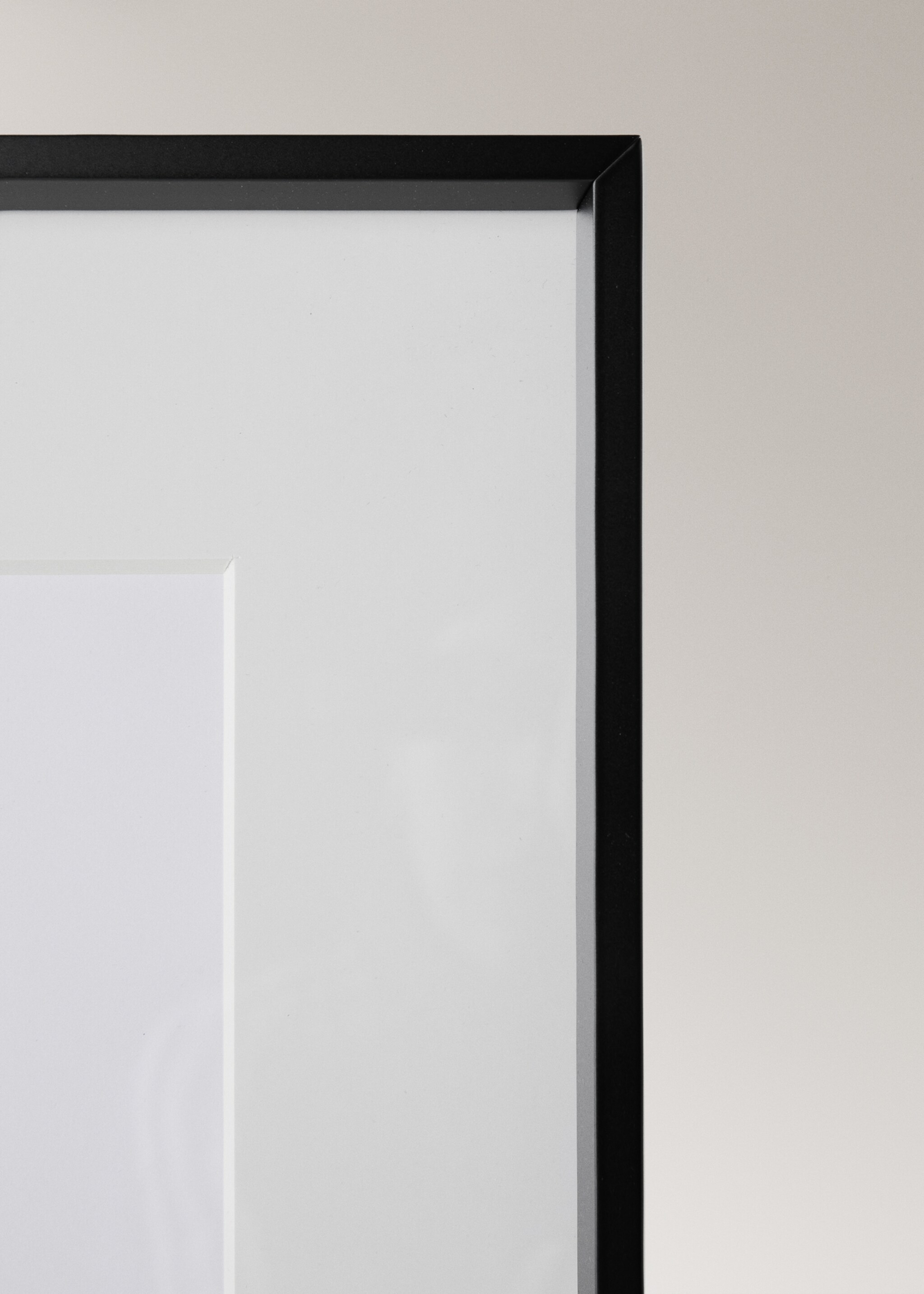 Large passe-partout frame - Details of the article 2, Black. Ref: 27061304-00.