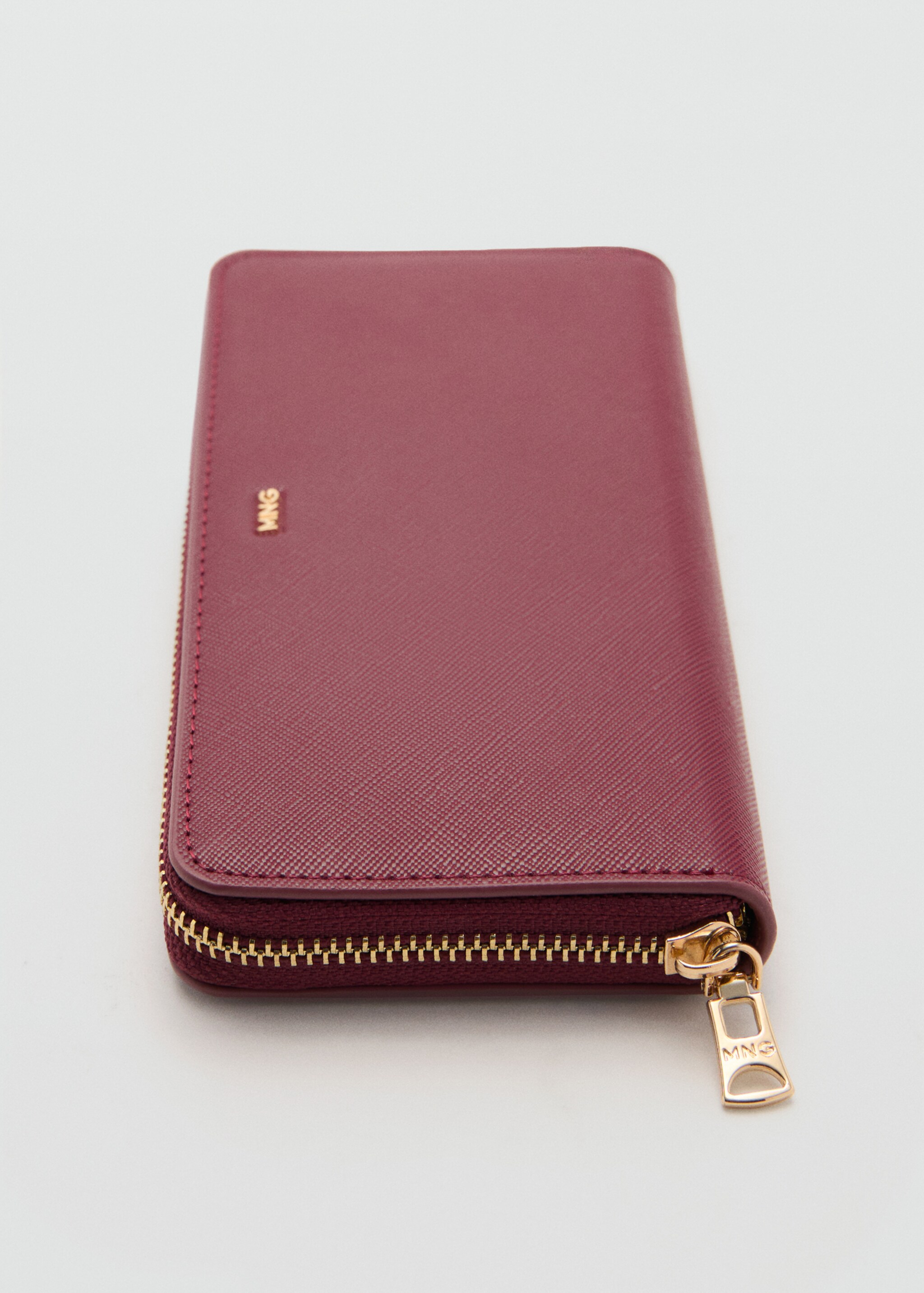 Saffiano-effect wallet - Details of the article 2, Burgundy. Ref: 27061305-00.