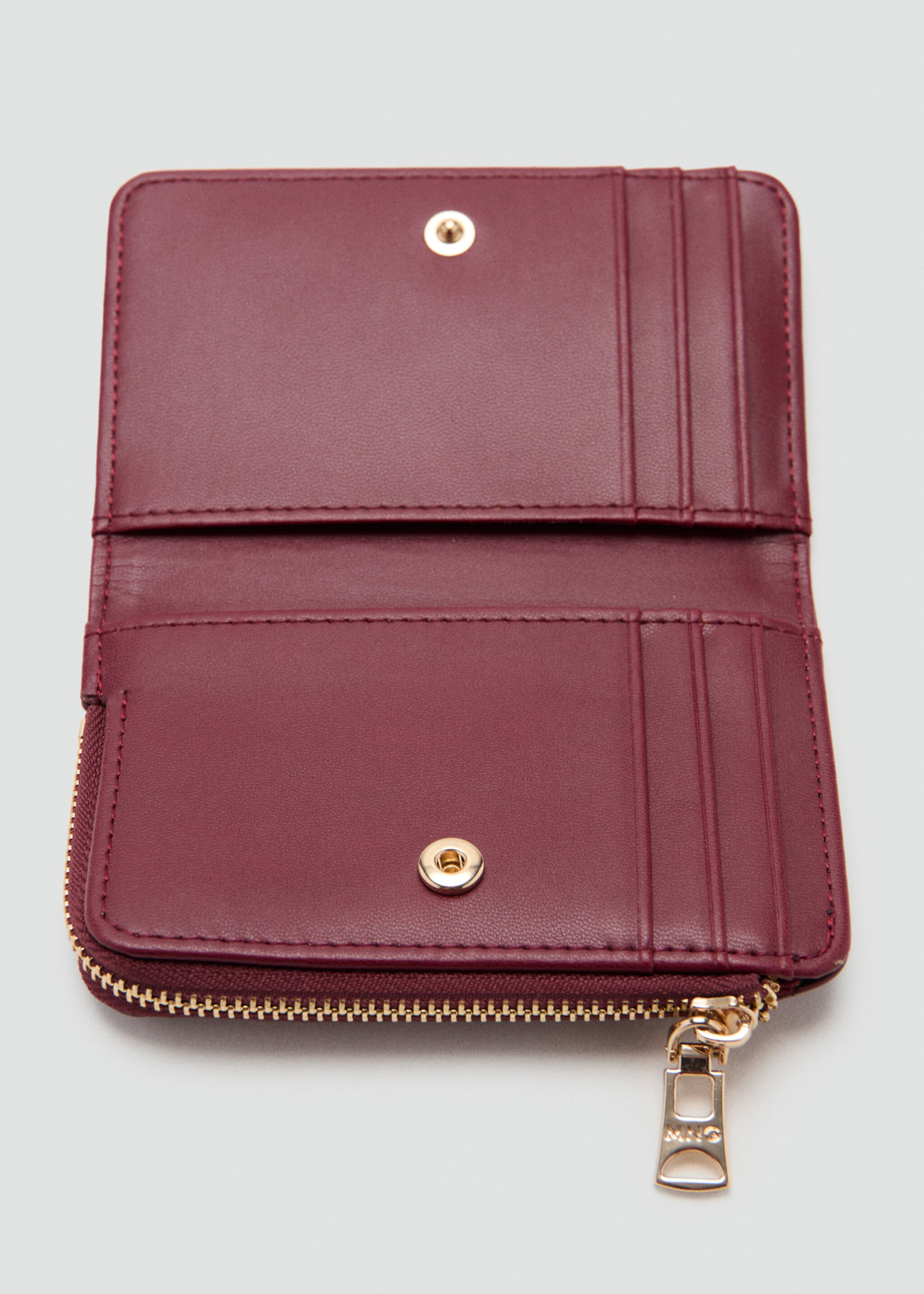 Safiano-effect wallet with flap - Details of the article 1, Burgundy. Ref: 27061306-00.