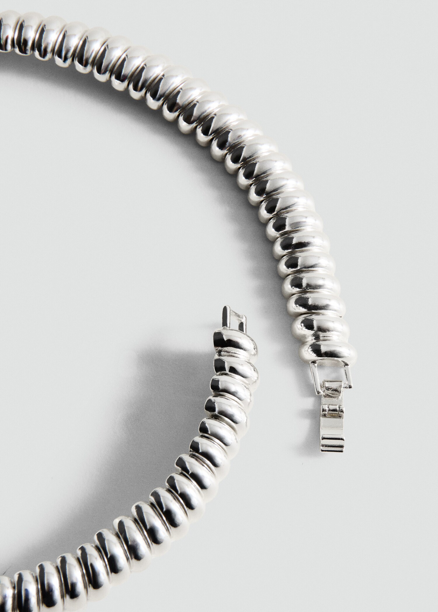 Collar relieve - Plano medio