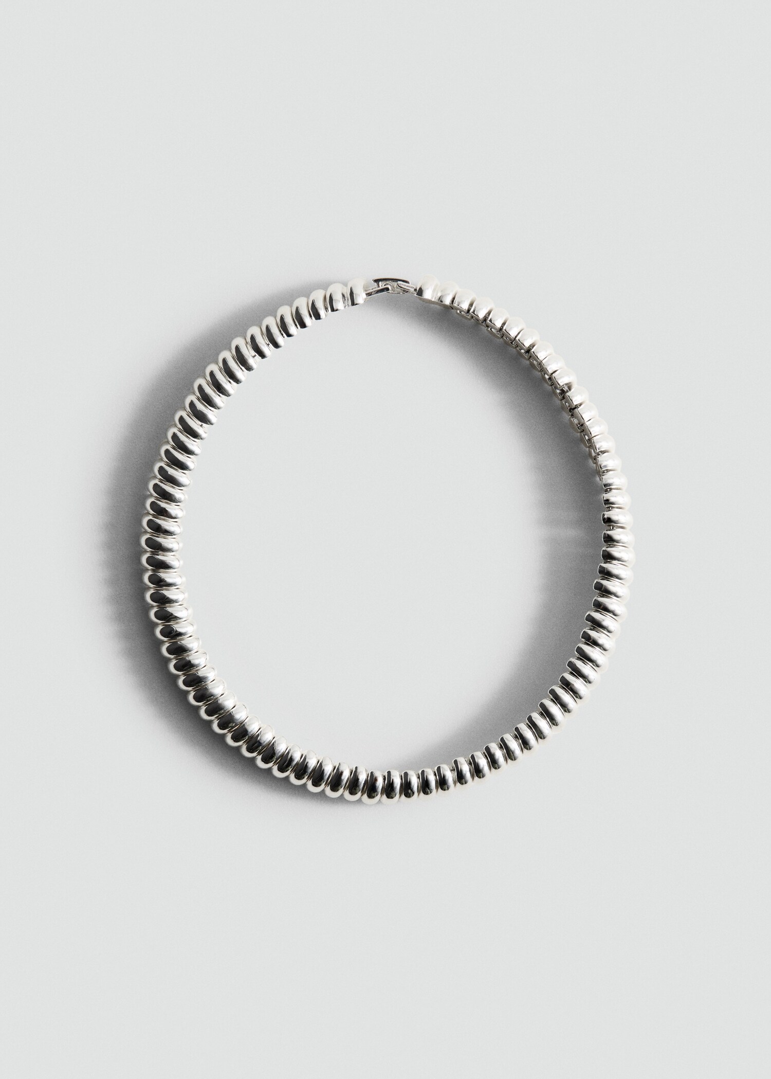 Collar relieve - Artículo sin modelo