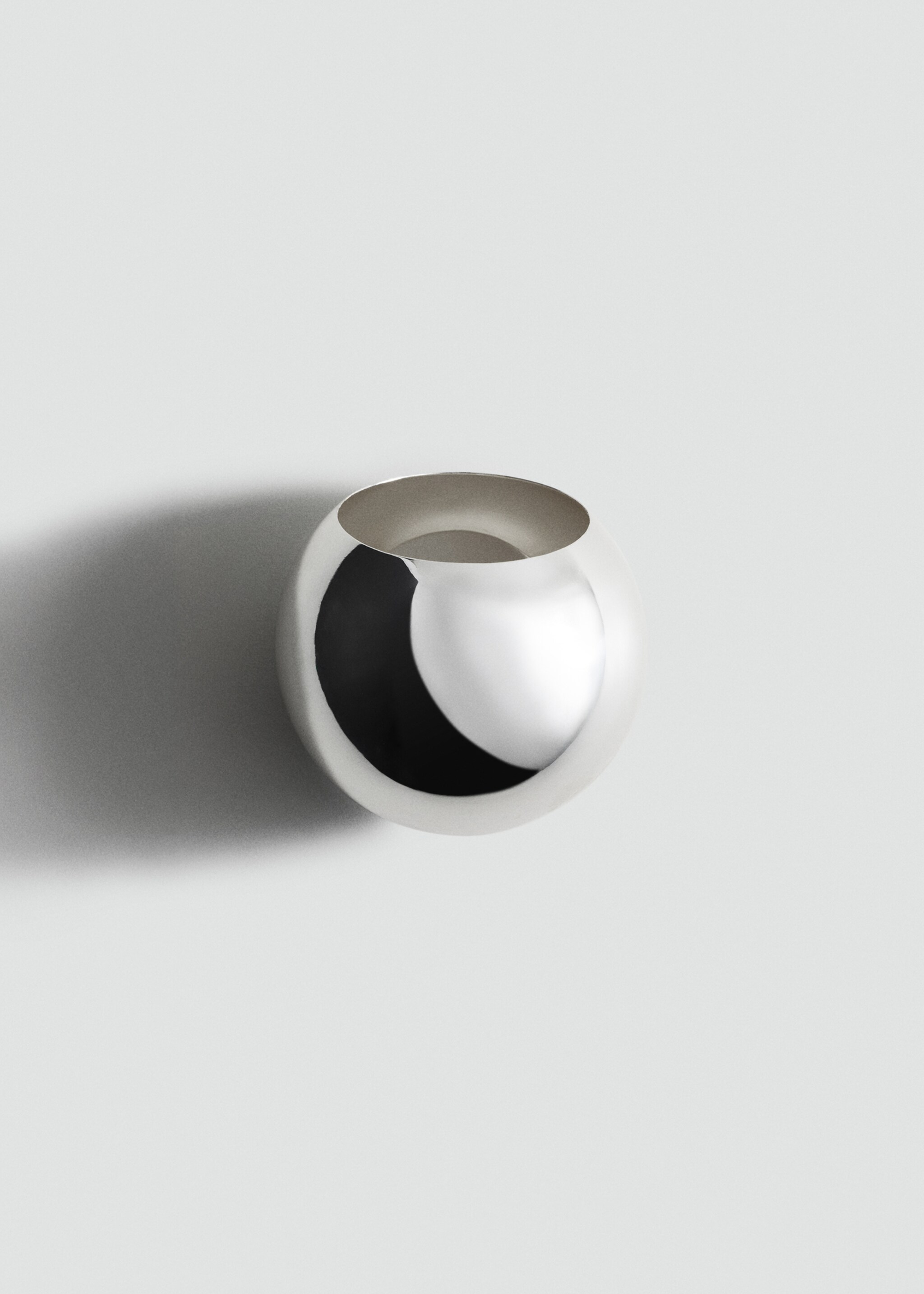 Oval rigid stainless steel bangle - Article without model, Silver. Ref: 27061320-00.