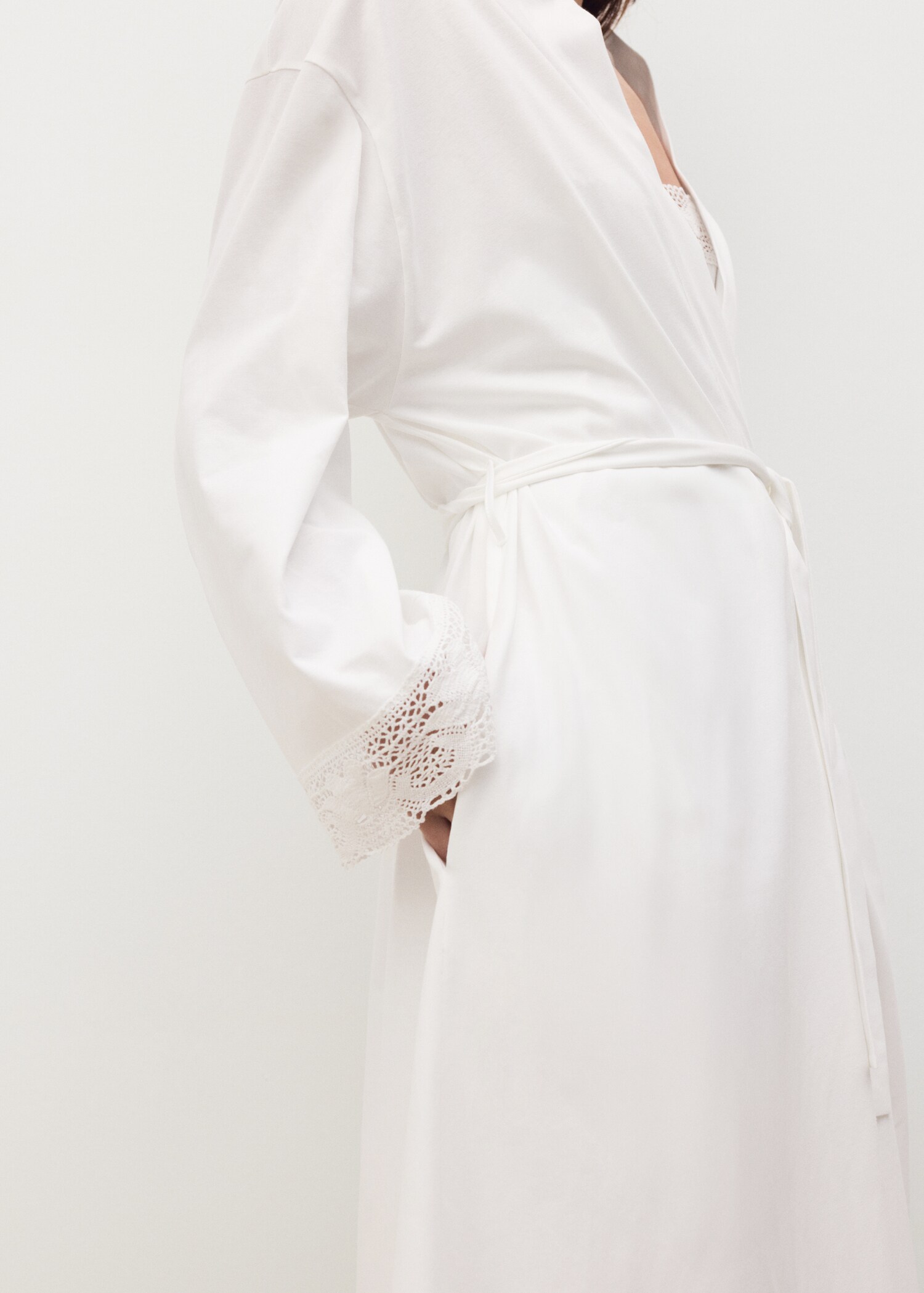 Cotton robe with lace - Details of the article 6