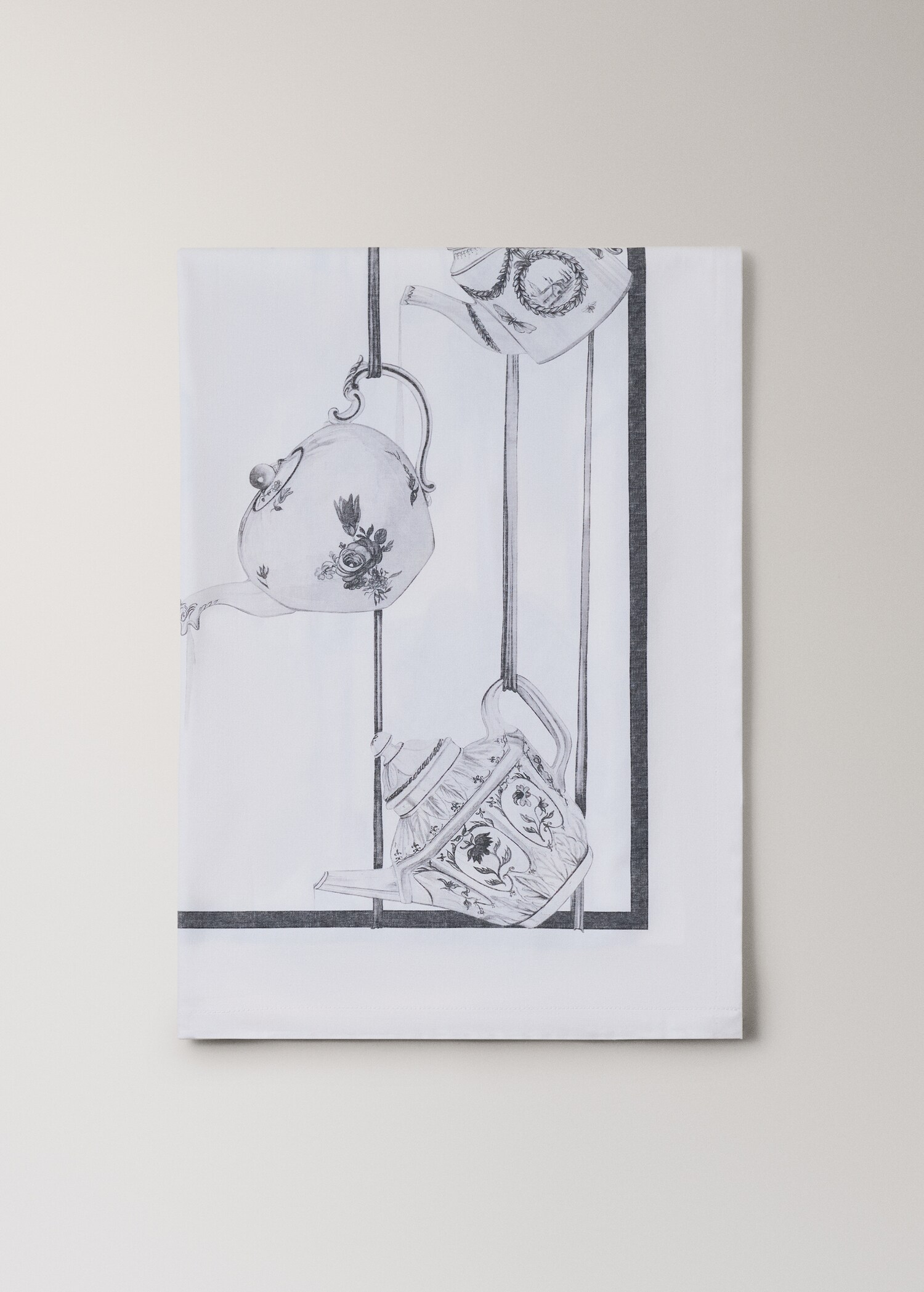 Cotton tablecloth with cup pattern for 6 to 8 guests - Article without model