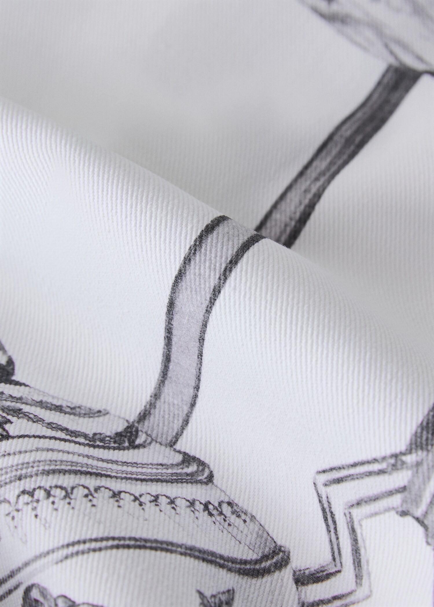 Cotton tablecloth with cup pattern for 6 to 8 guests - Details of the article 2