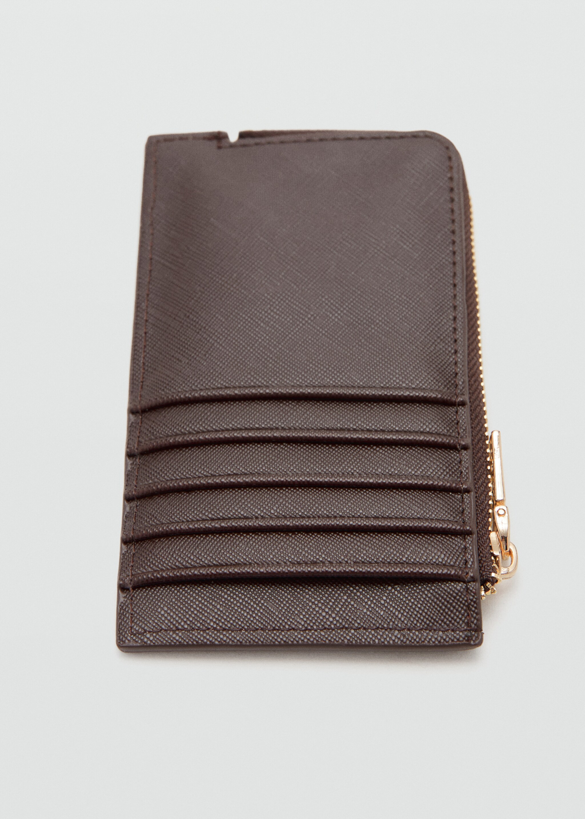 Saffiano-effect card holder with zip - Details of the article 2, Chocolate. Ref: 27061331-00.