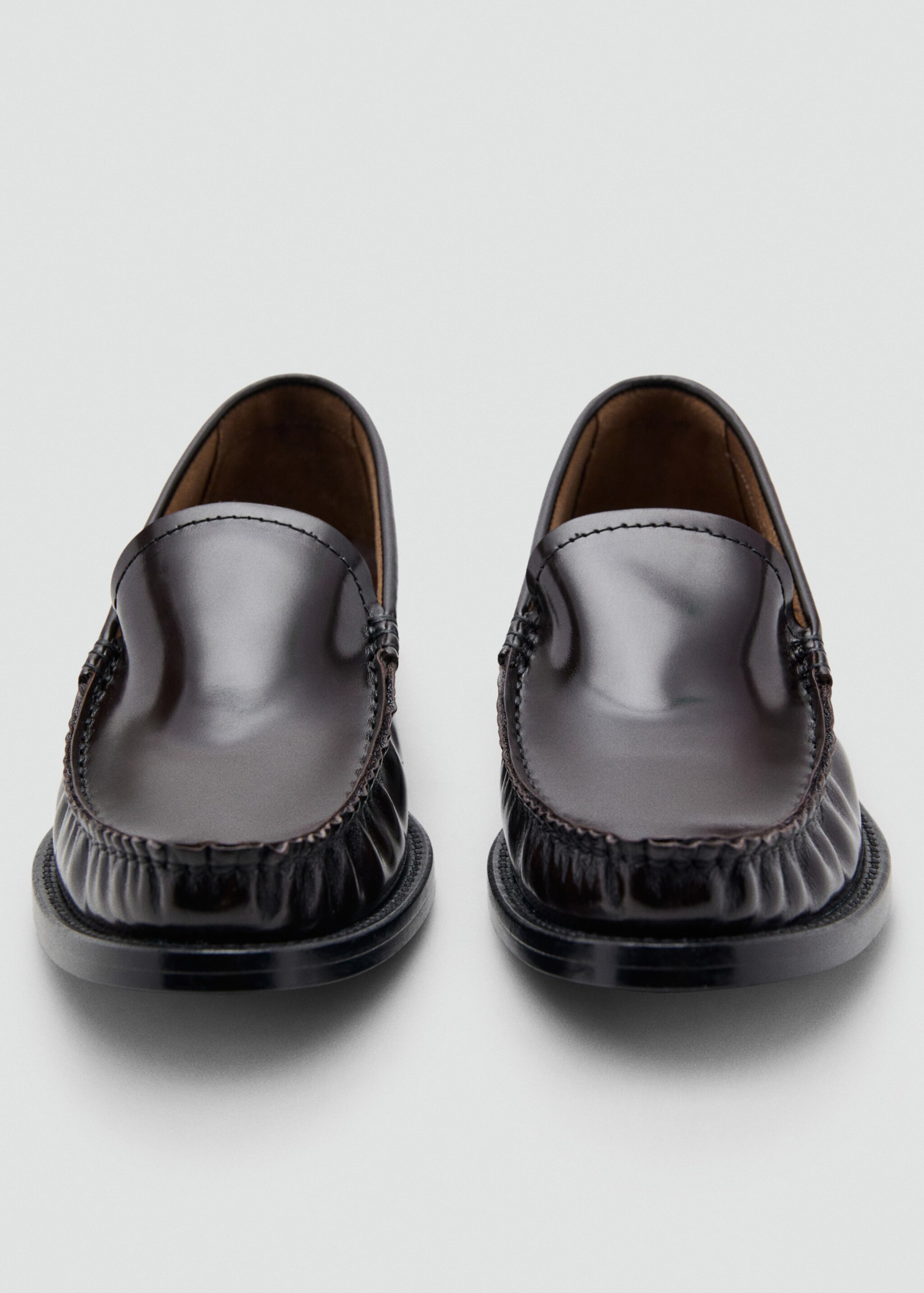 Gathered leather moccasin - Details of the article 1, Chocolate. Ref: 27061334-00.