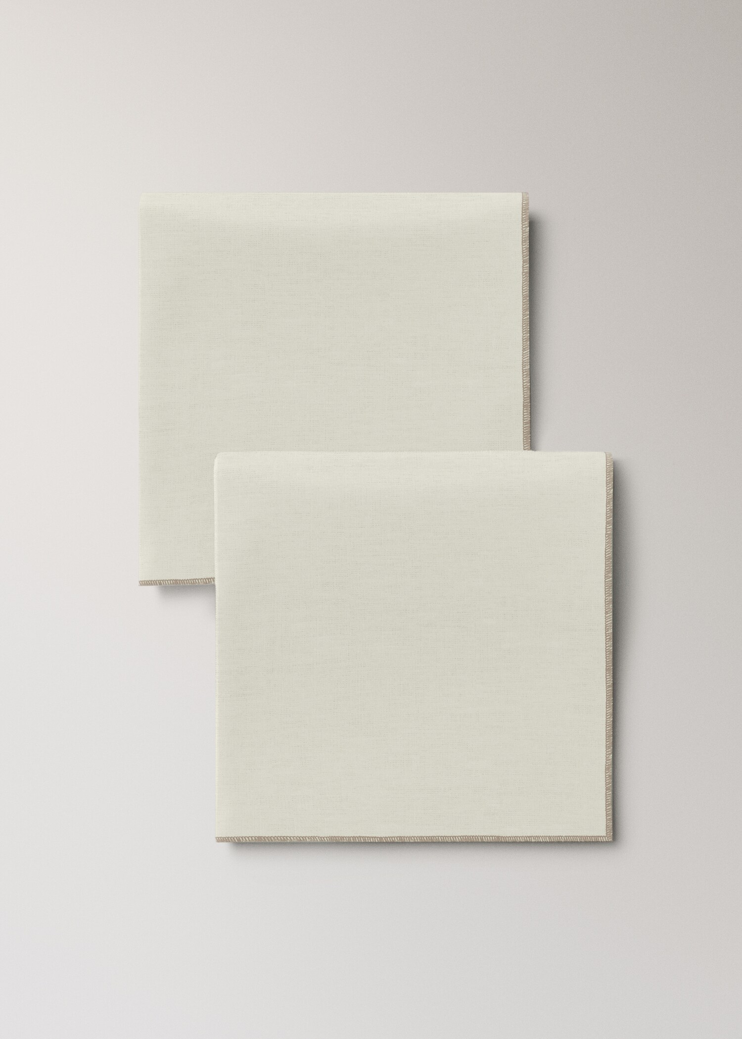 100% linen napkins with contrasting overlock stitching - Article without model