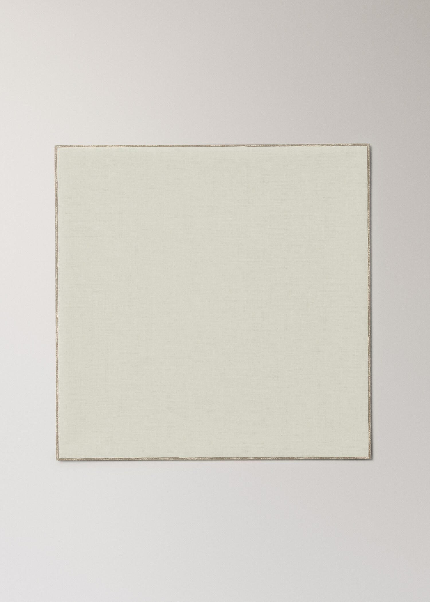 100% linen napkins with contrasting overlock stitching - Details of the article 2