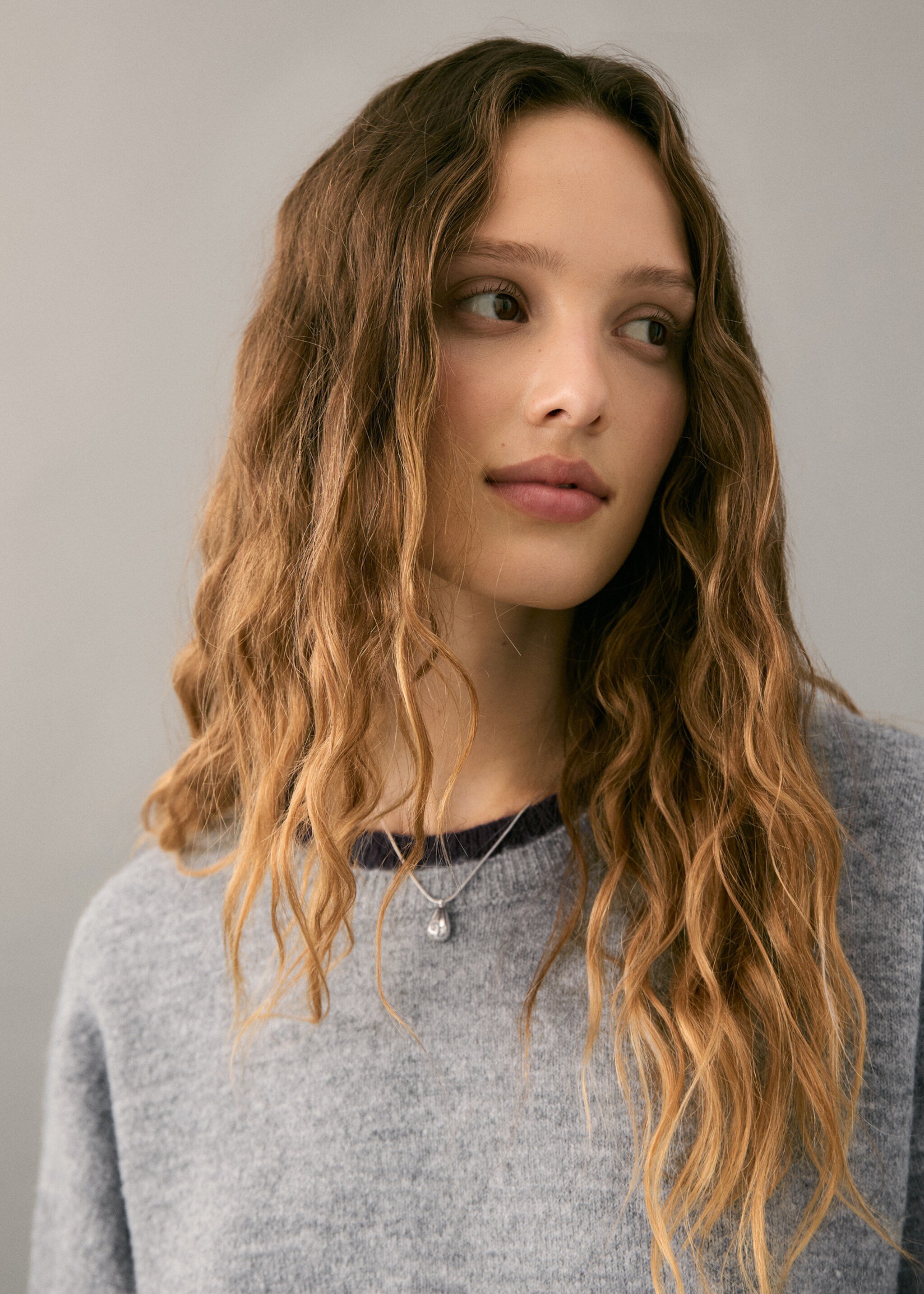 Bicolour knit sweater - Details of the article 1, Purple. Ref: 27061512-00.