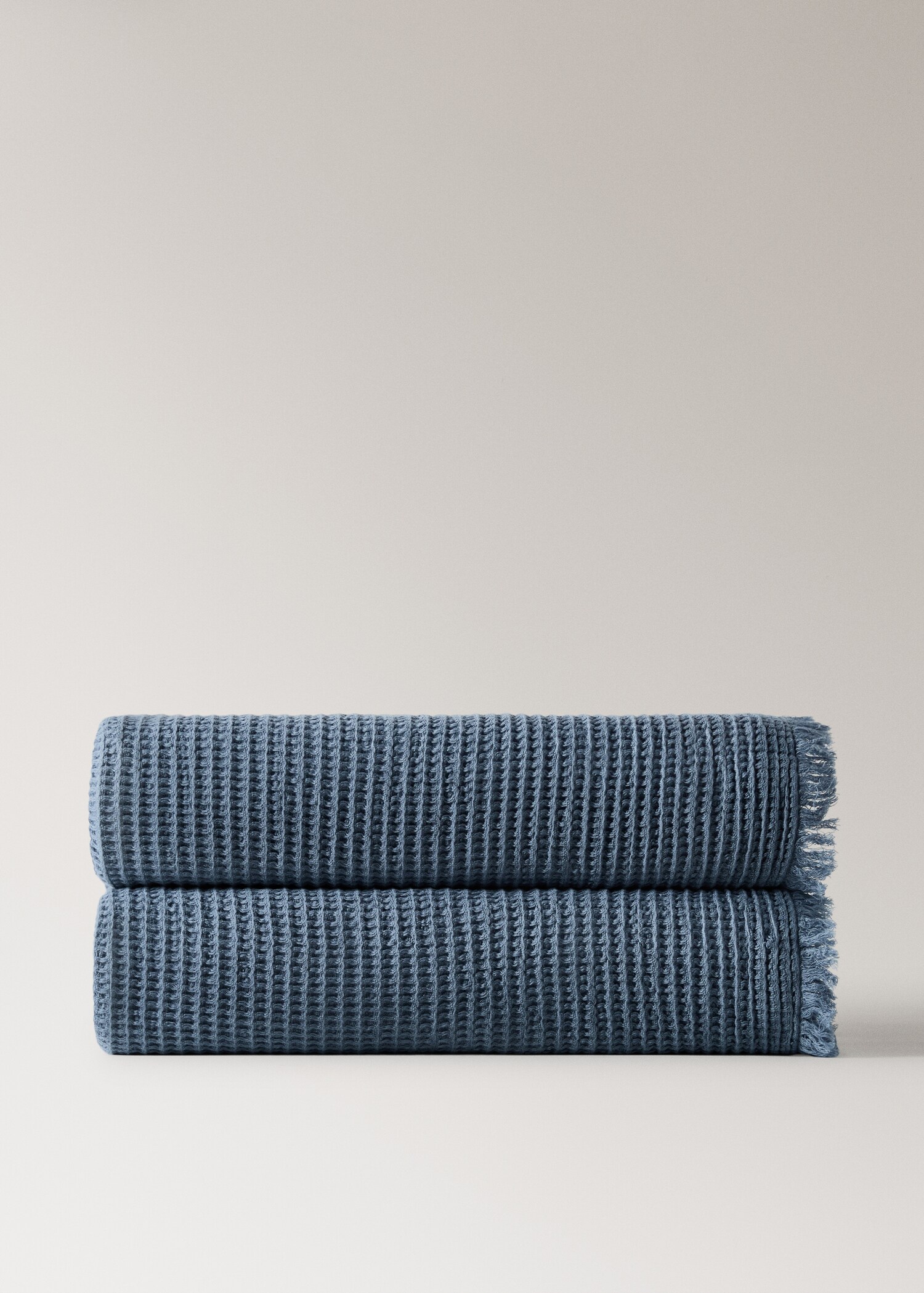 Cotton waffle blanket with fringed finish - Article without model