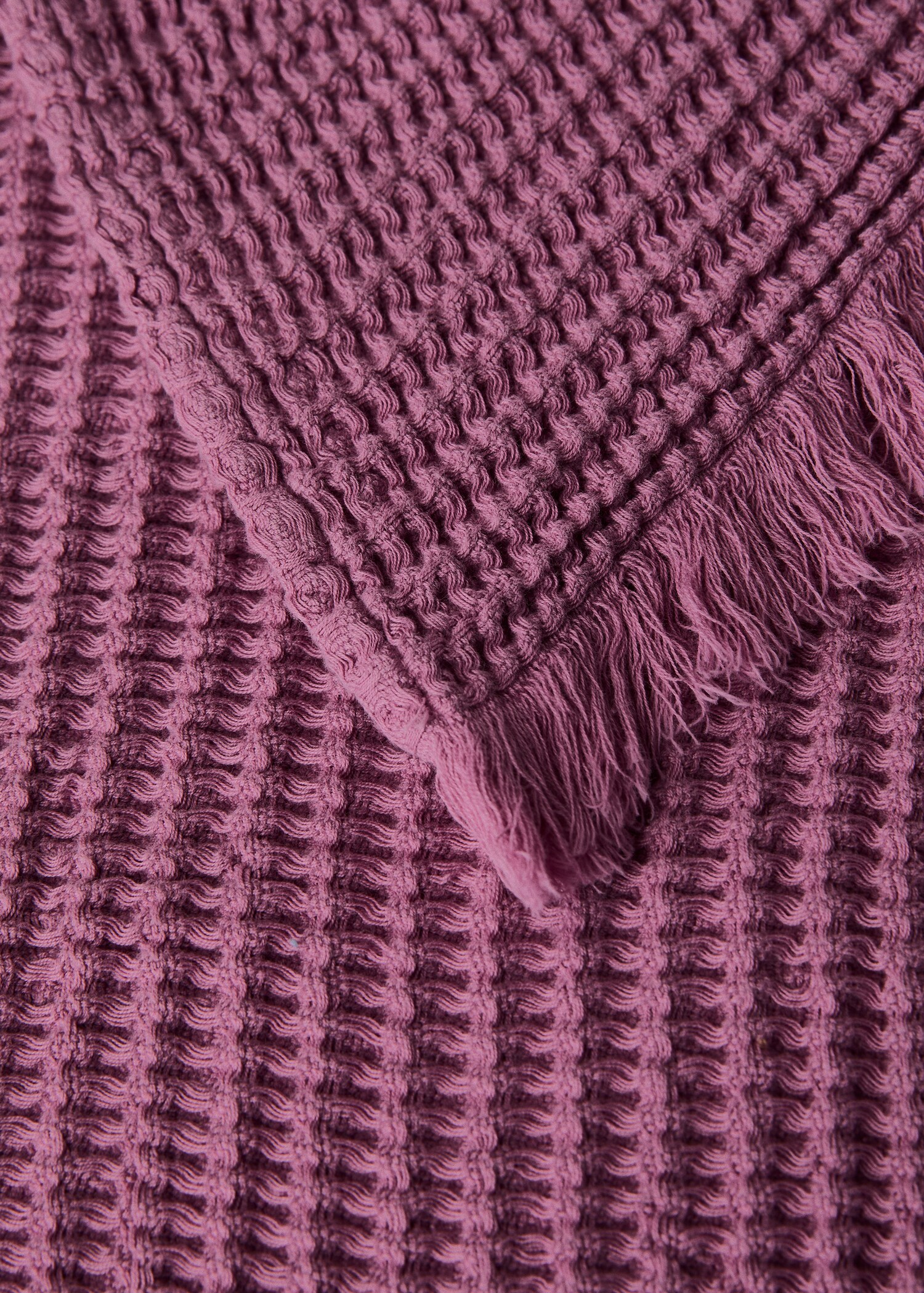 Cotton waffle blanket with fringed finish - Details of the article 1