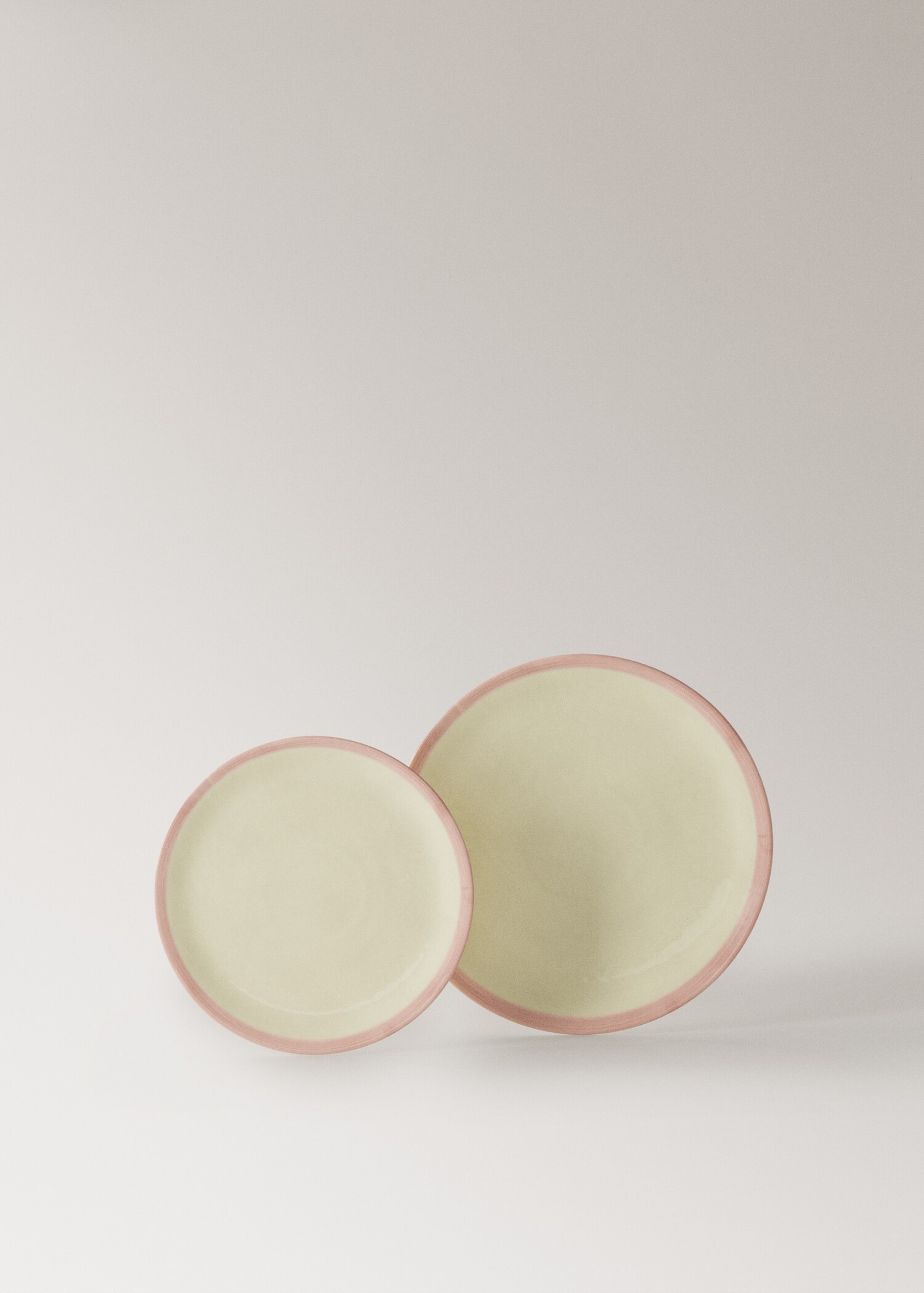 Contrast stoneware dessert plate - Details of the article 3