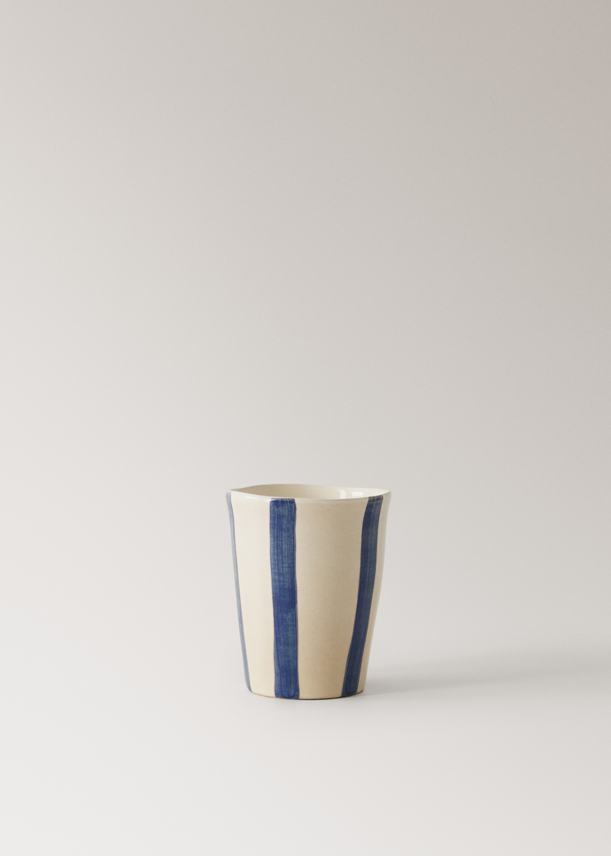 Striped stoneware coffee cup - Article without model, Ink Blue. Ref: 27061529-00.