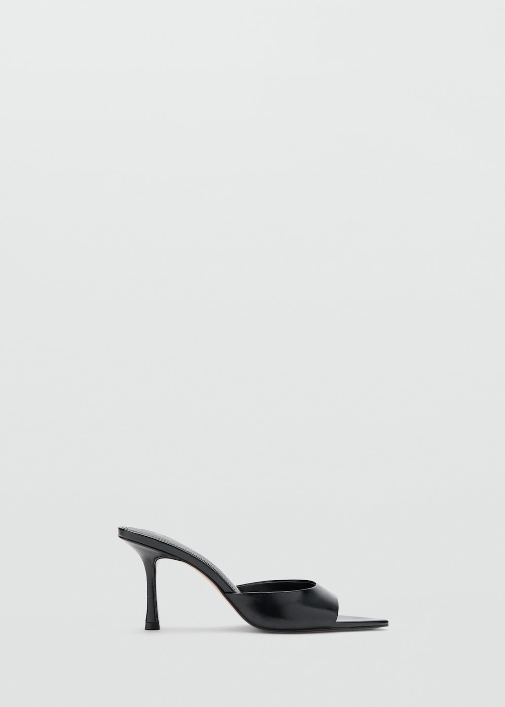 Pointed-heel sandals