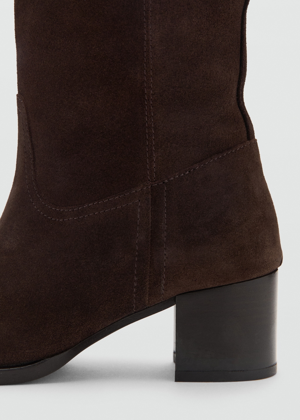 Heel suede boots