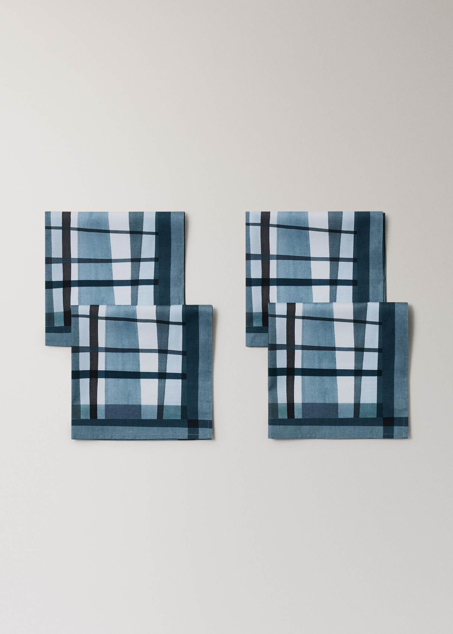 Cotton napkins with irregular check pattern - Details of the article 1