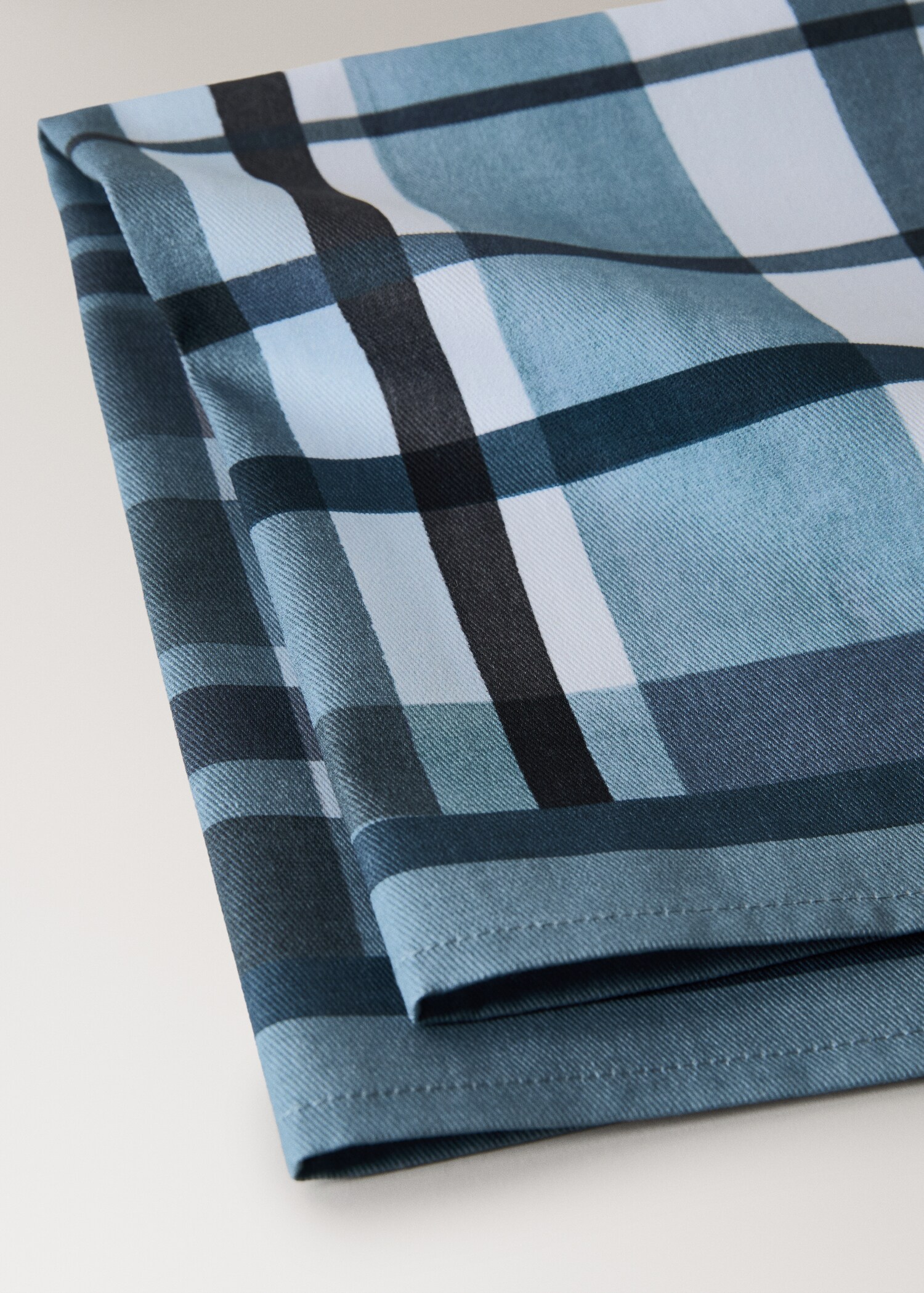 Cotton napkins with irregular check pattern - Details of the article 2
