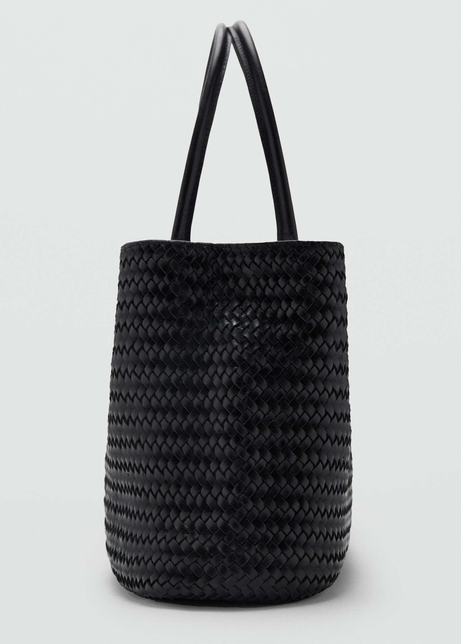 Large braided leather shoulder bag - Details of the article 1
