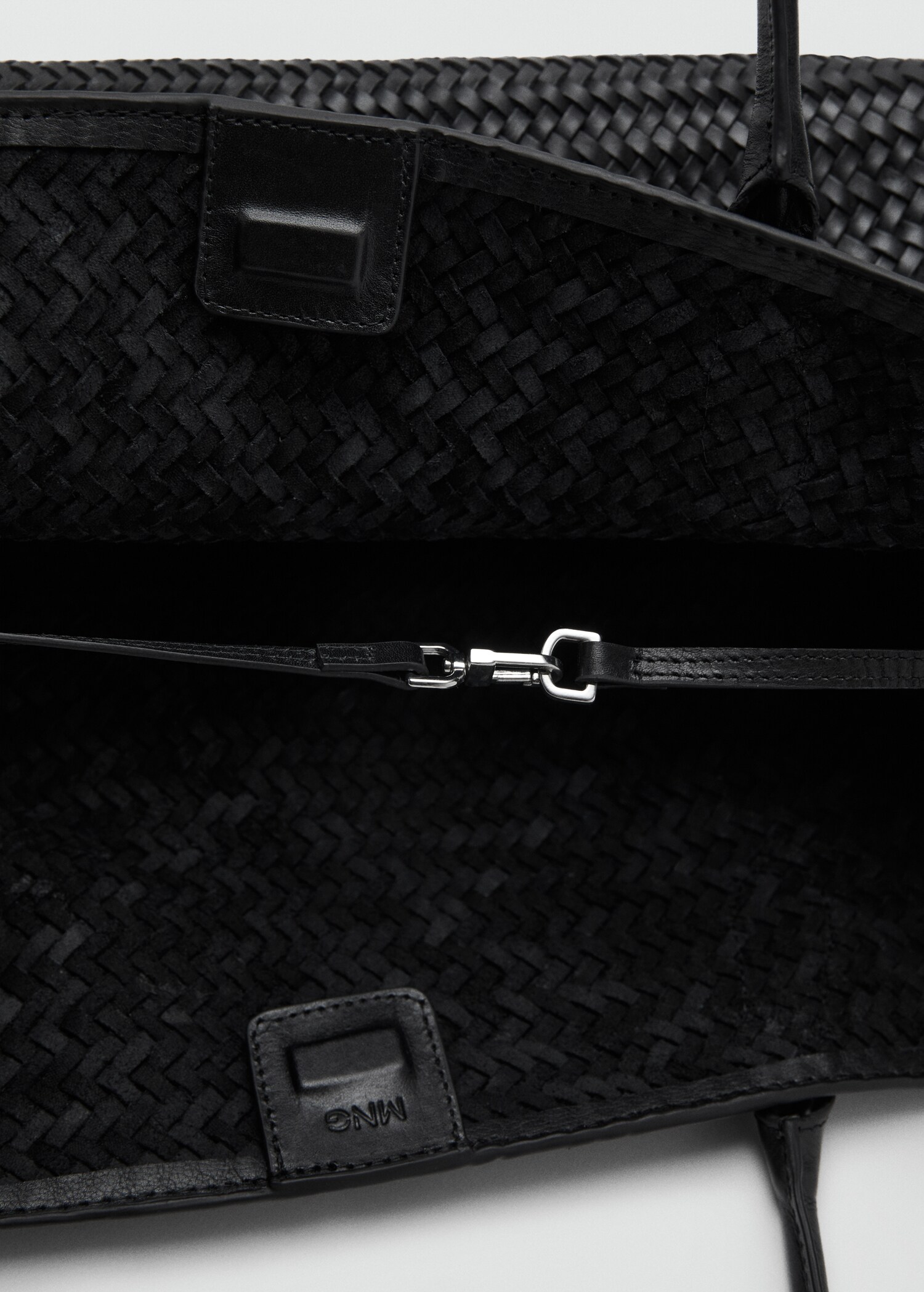 Large braided leather shoulder bag - Details of the article 3