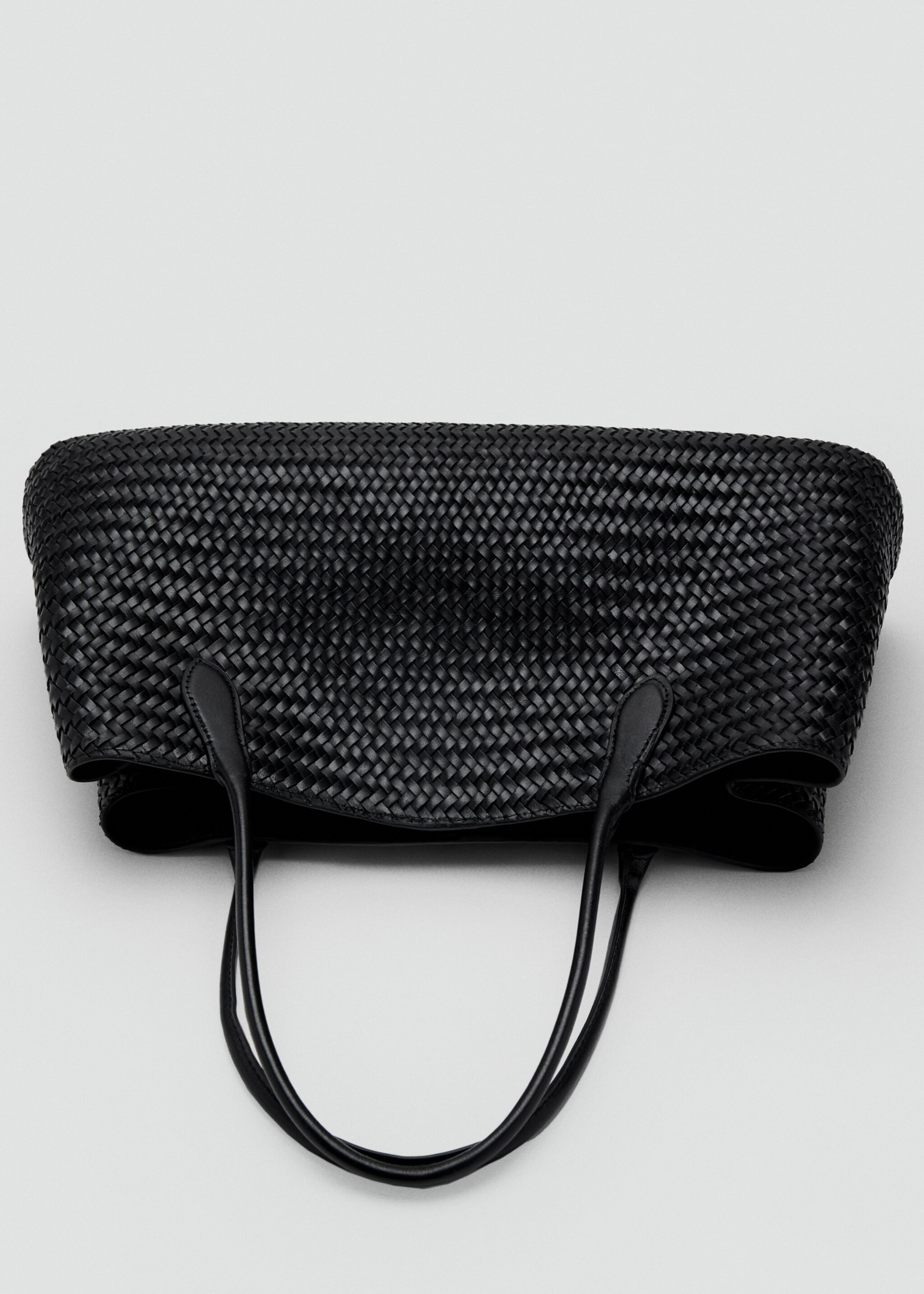 Large braided leather shoulder bag - Details of the article 4, Black. Ref: 27062537-00.
