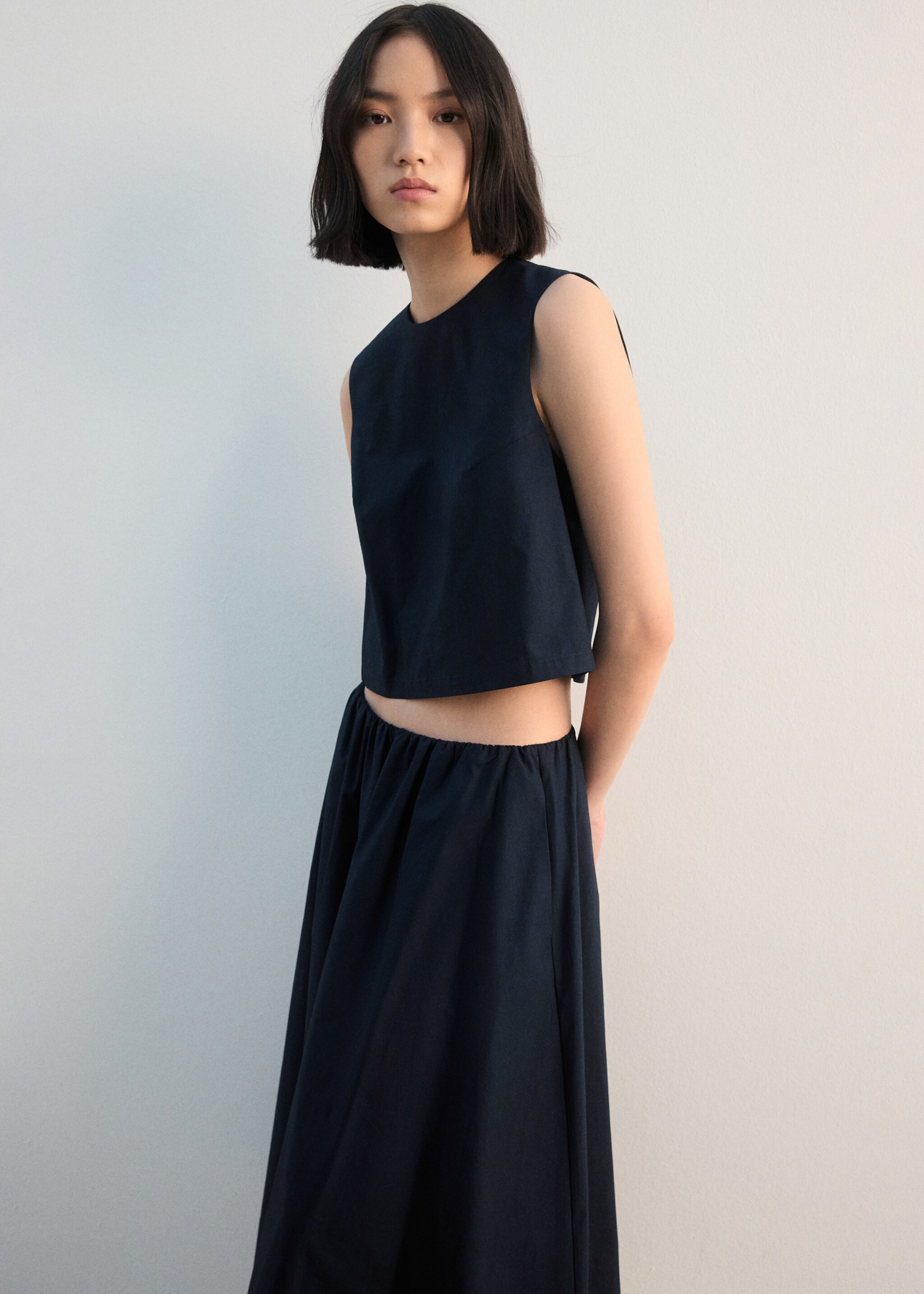 Midi cotton skirt with pleats - Details of the article 1, Navy. Ref: 27062538-00.