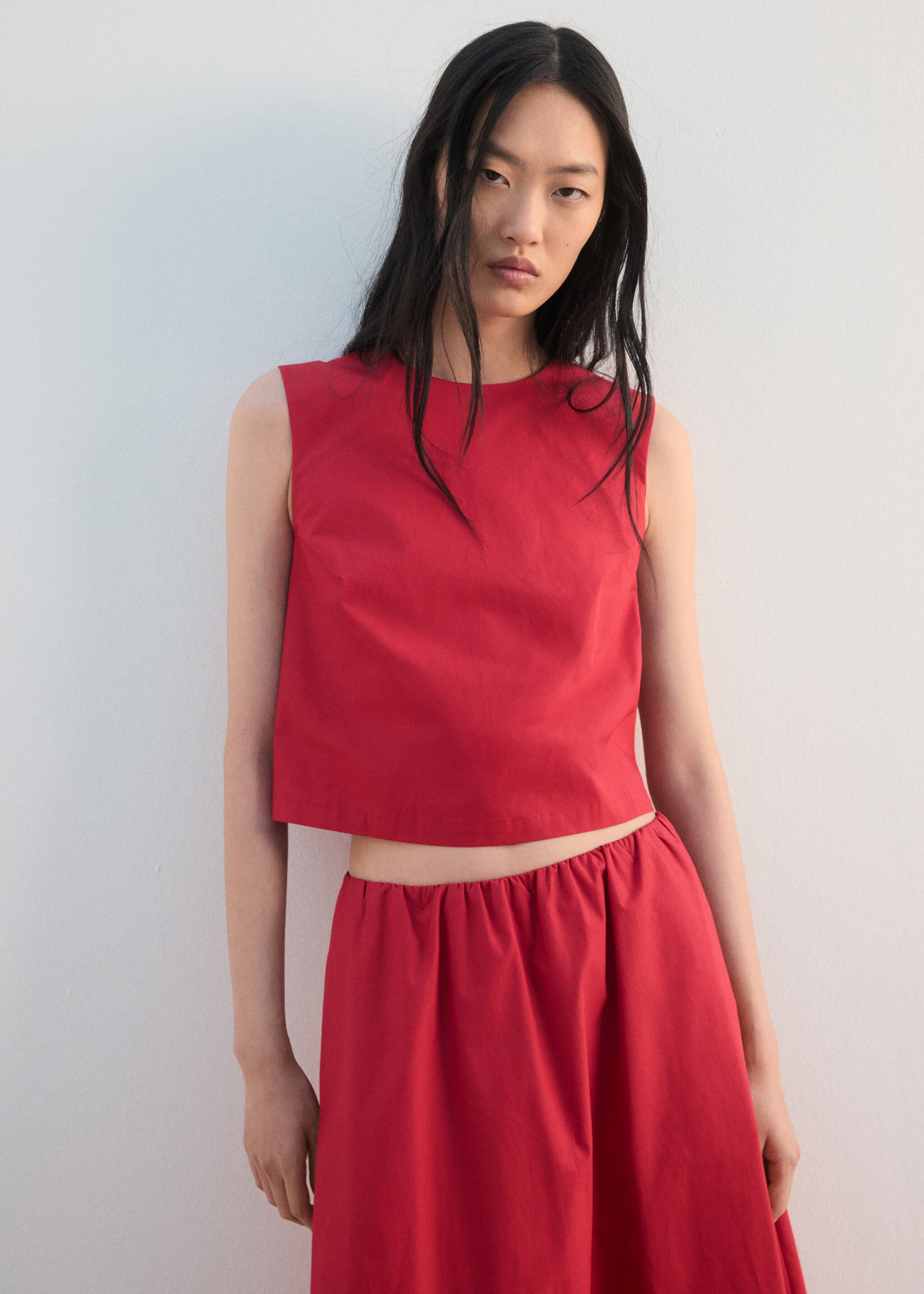Midi cotton skirt with pleats - Details of the article 1, Red. Ref: 27062538-00.