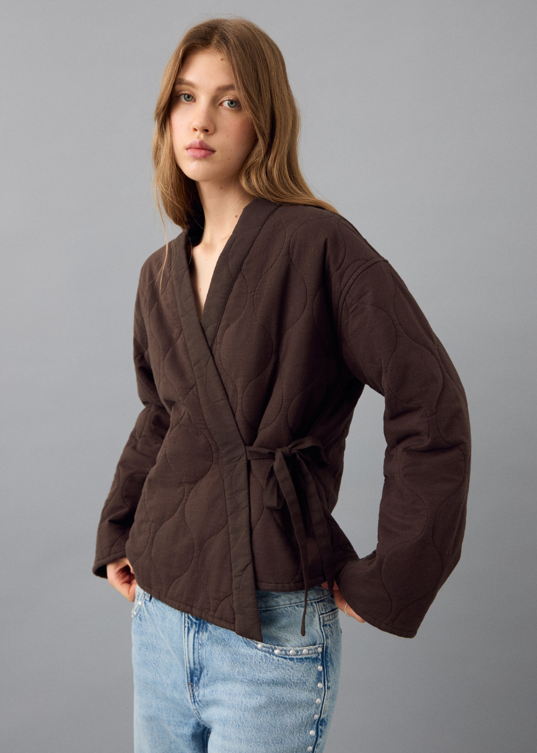 Quilted kimono with tie - Details of the article 6, Brown. Ref: 27062545-00.