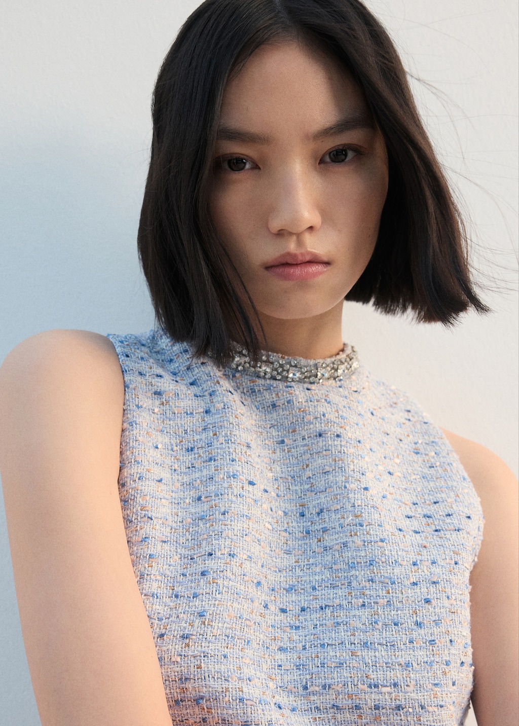 Tweed dress with rhinestone collar - image 4