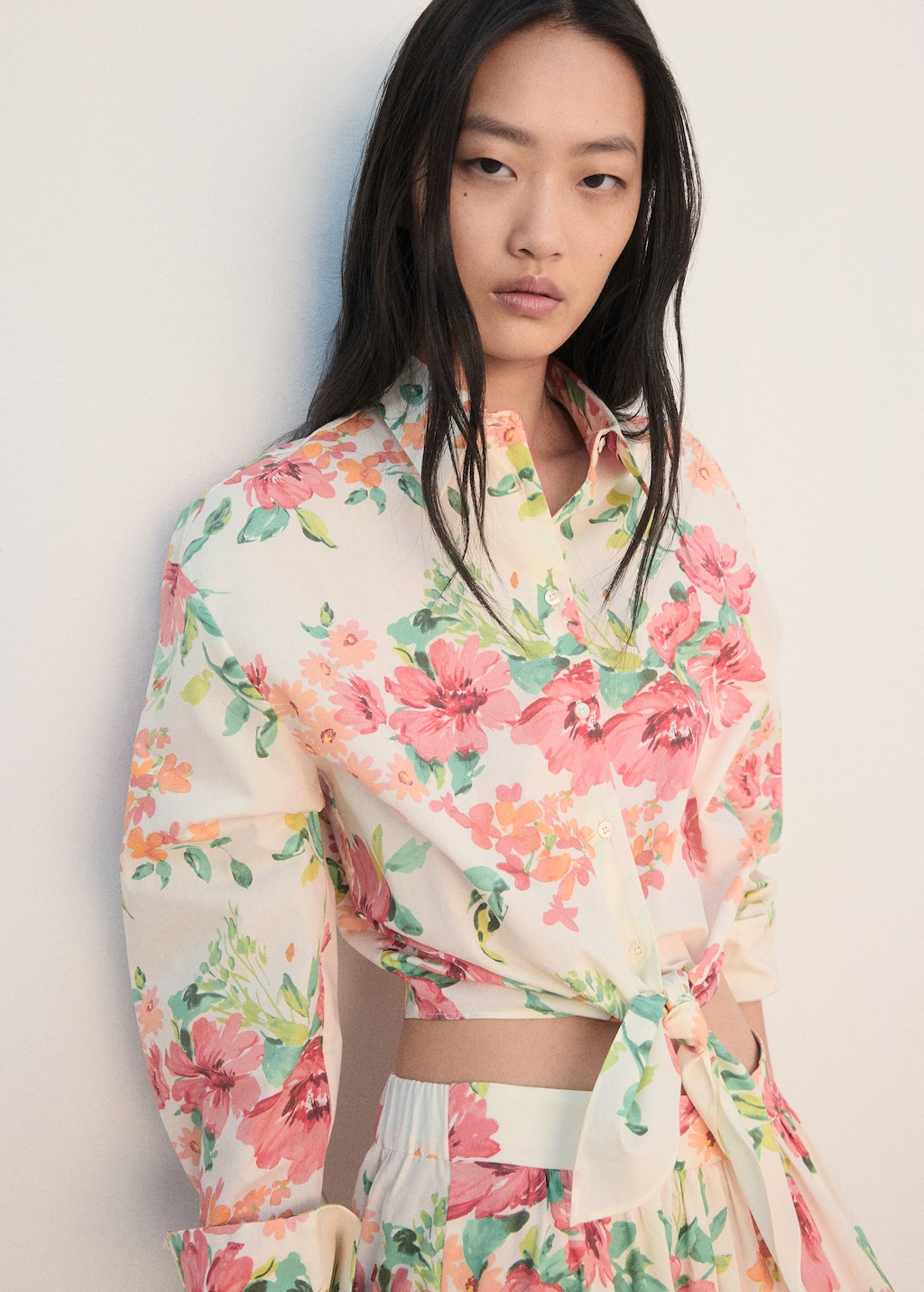 Floral shirt with knot