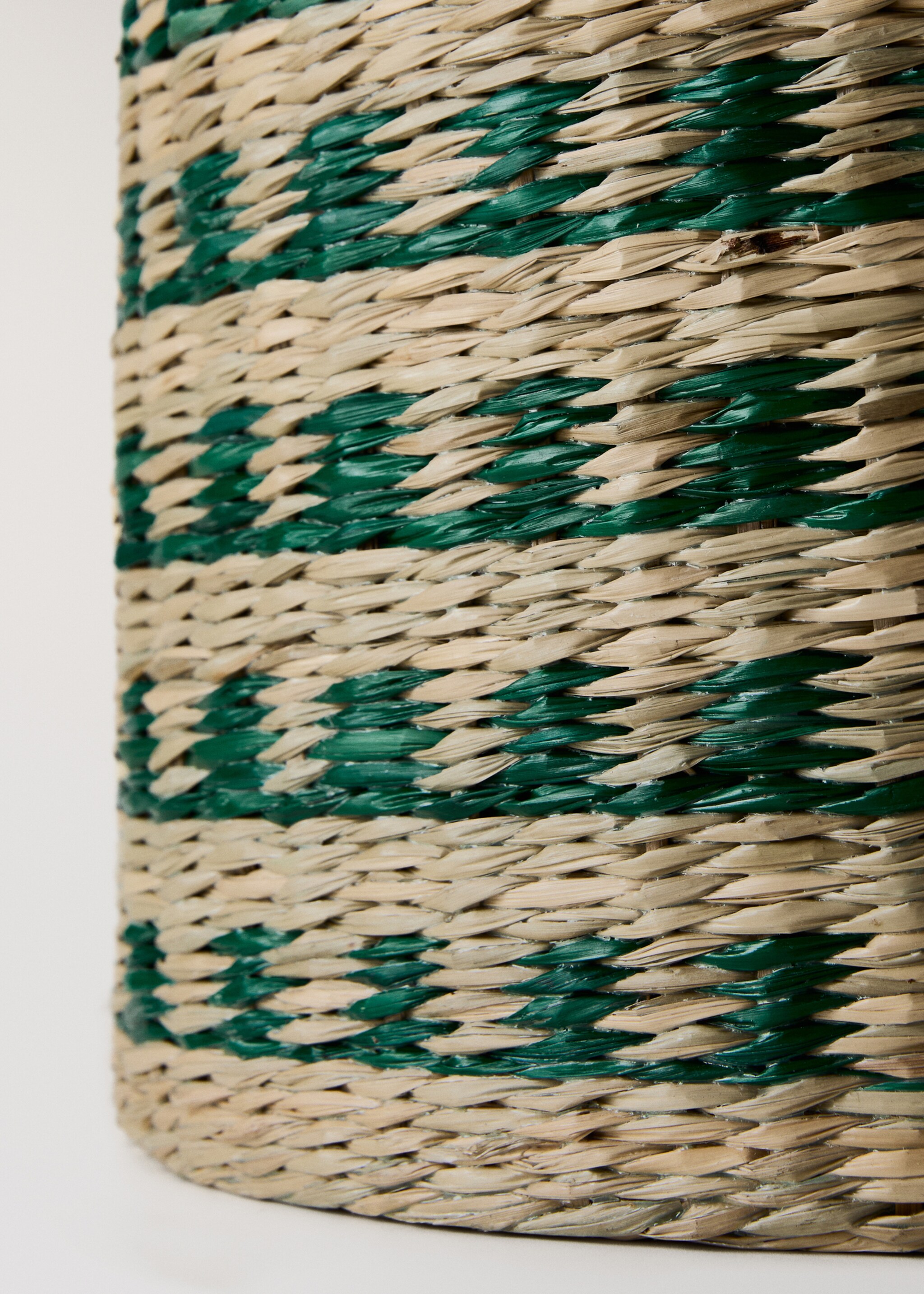 Cistella llarga fibres naturals bicolor - Detall de l'article 2, Verd pastel. Ref: 27062895-00.