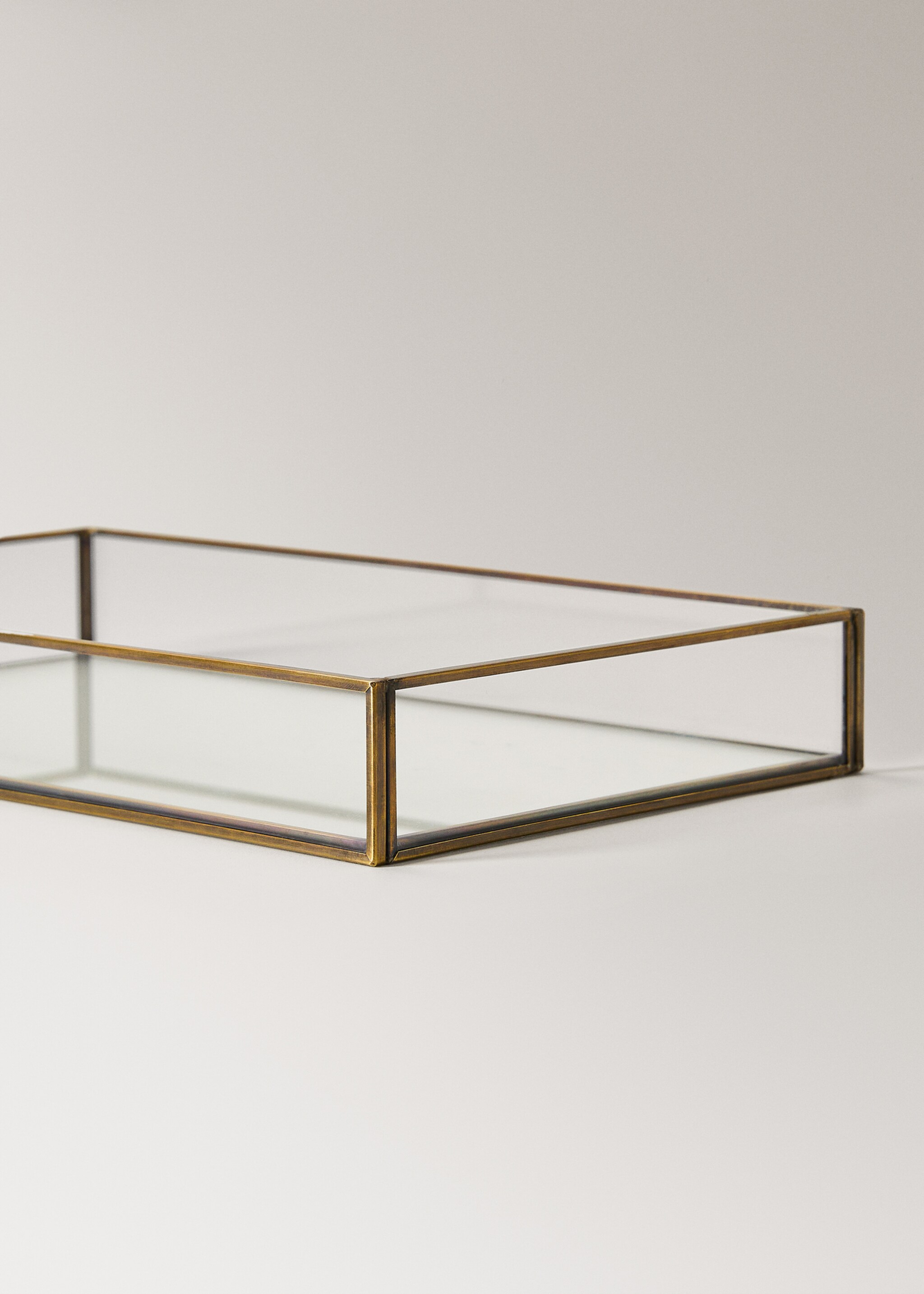 Medium glass embossed decorative tray - Details of the article 2, Gold. Ref: 27062903-00.