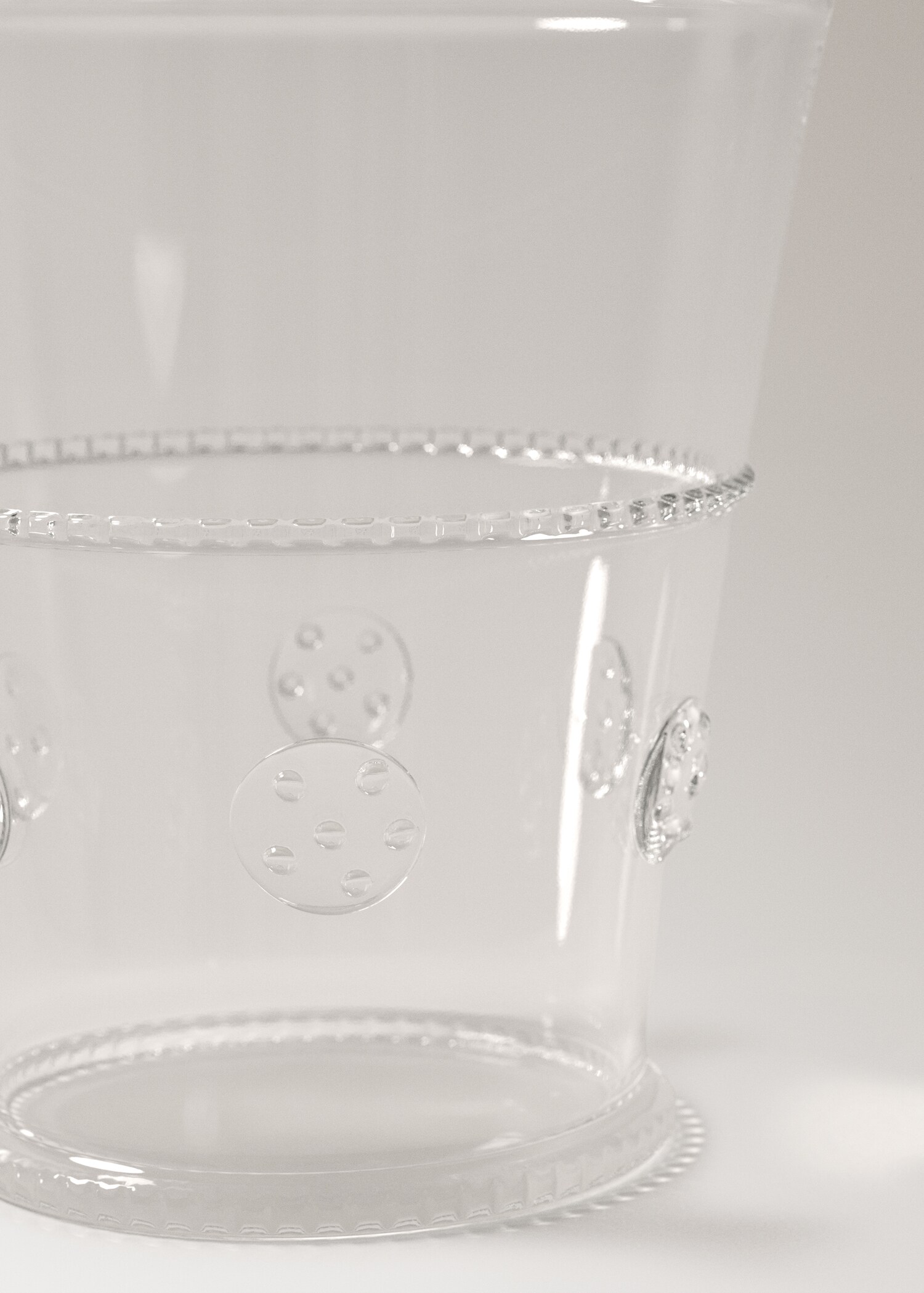 Transparent embossed borosilicate glass vase - Details of the article 2